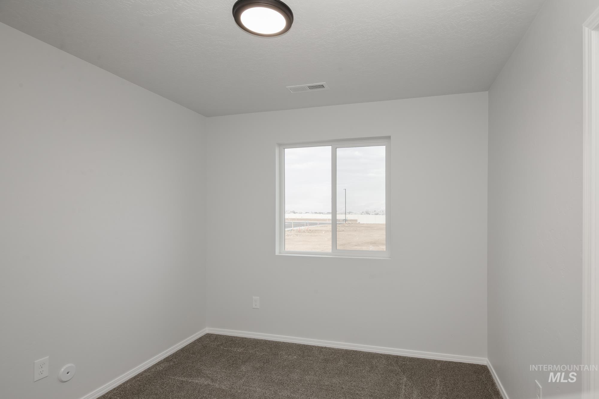 278 N Coltsfoot Ave Property Photo 10