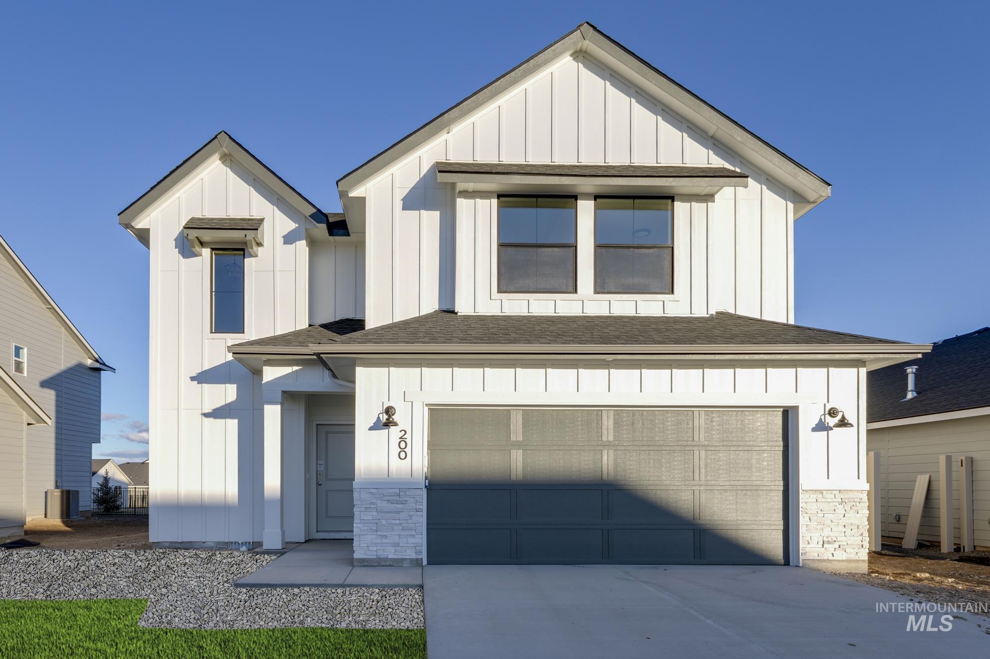200 N Coltsfoot Ave Property Photo