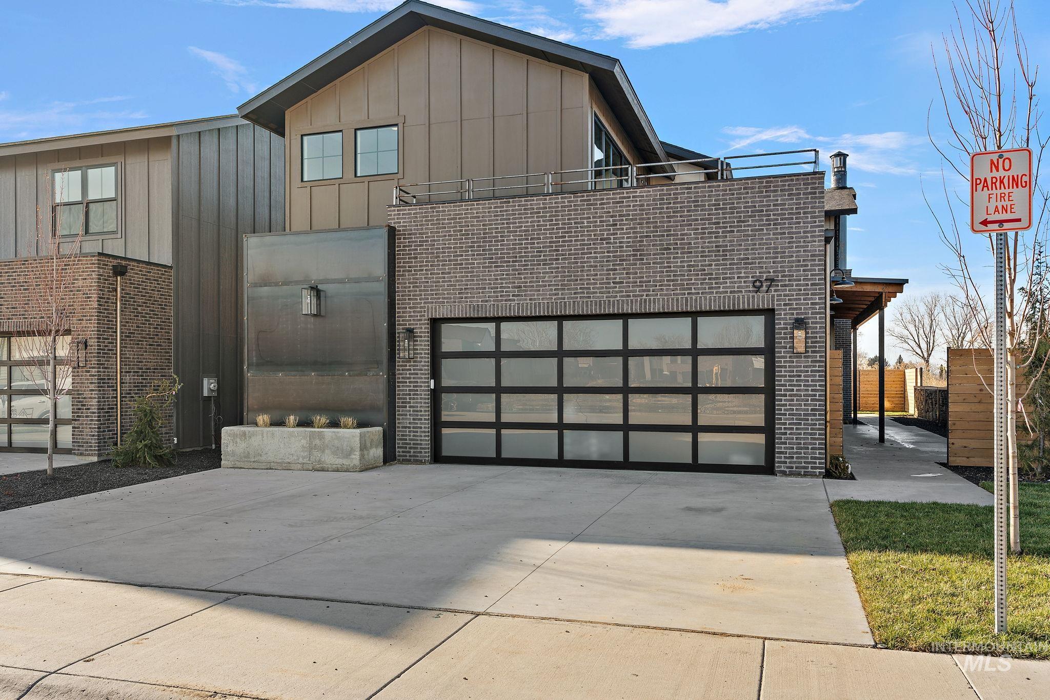 97 S Steel Farm Ave Property Photo 2