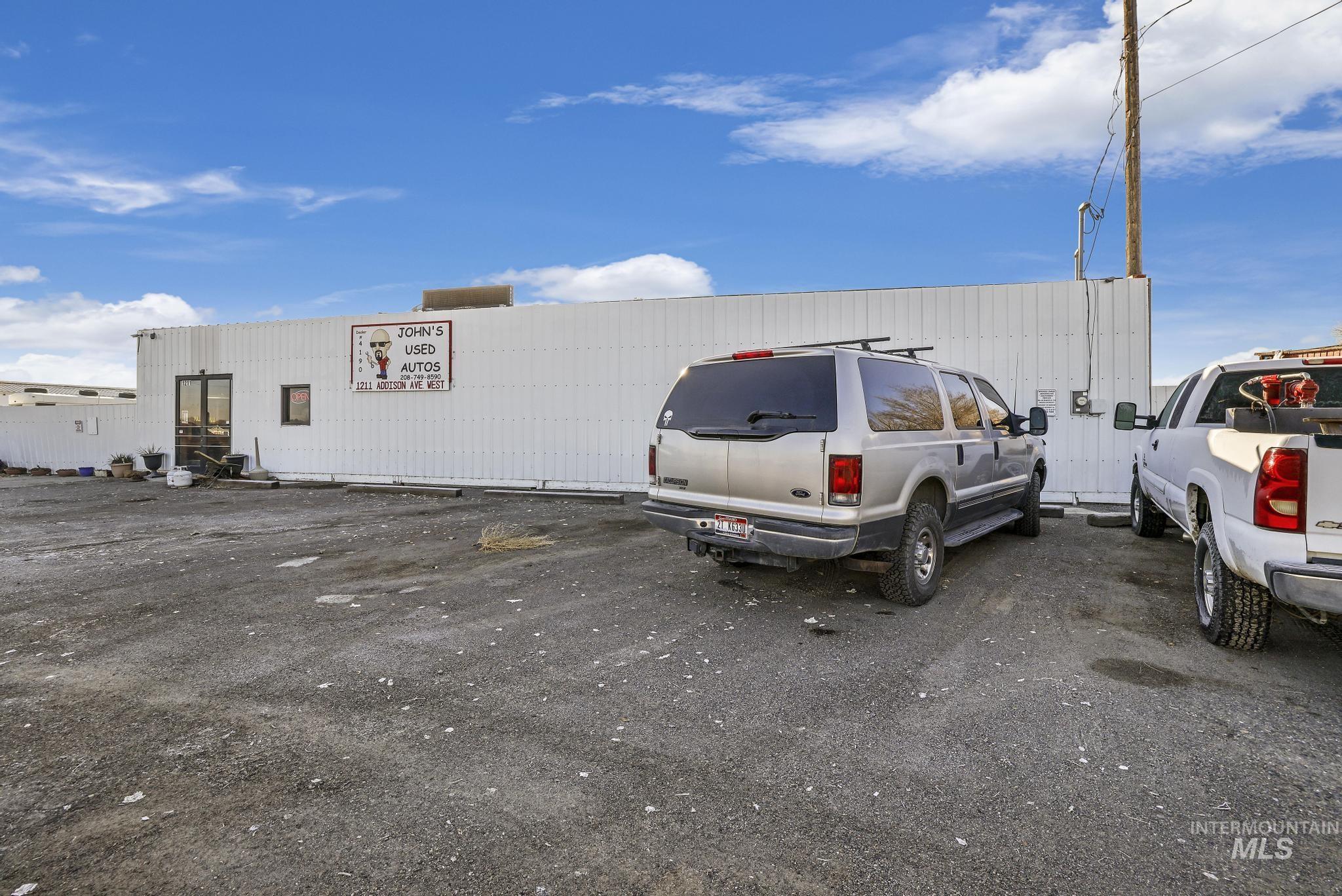 1211 W Addison Ave Property Photo 14