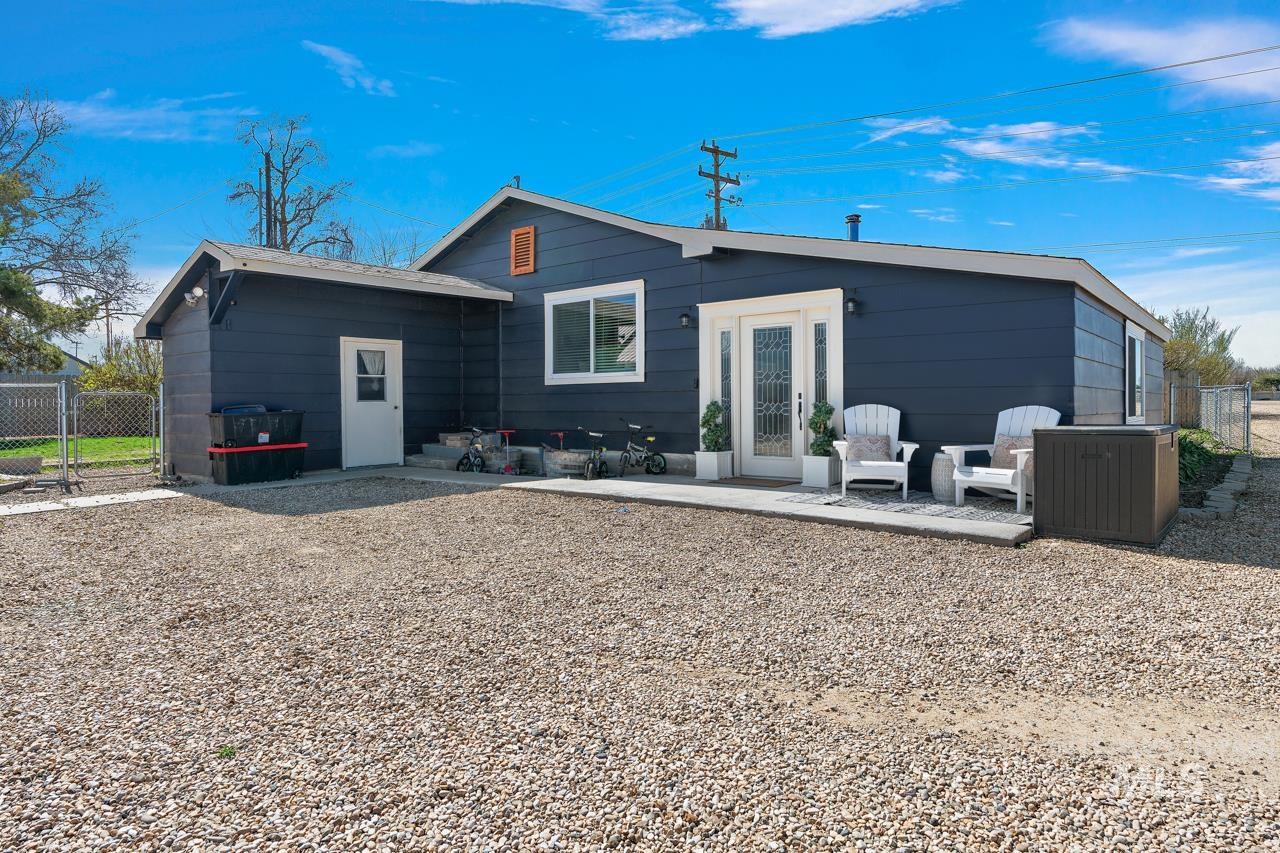 3304 N Middleton Property Photo 4