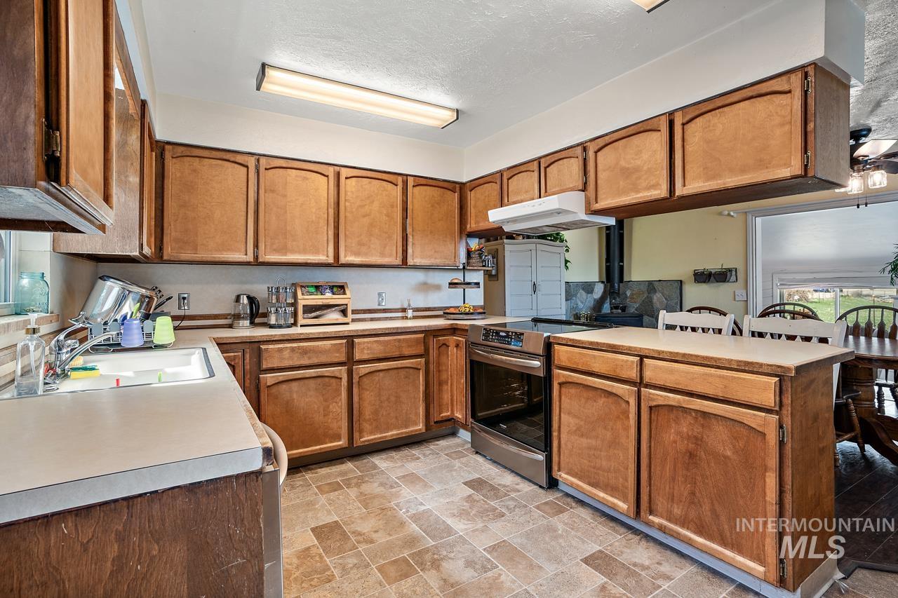 3304 N Middleton Property Photo 25
