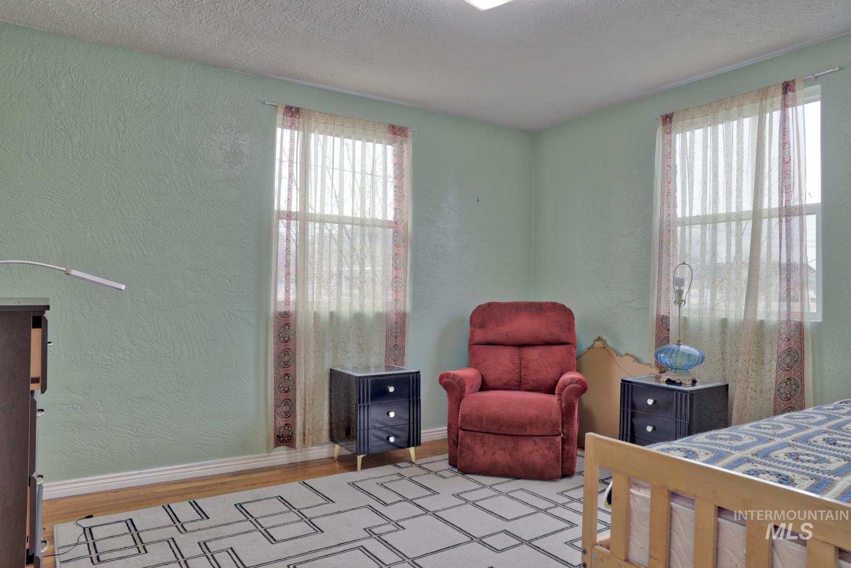 1020 W Orchard Property Photo 9