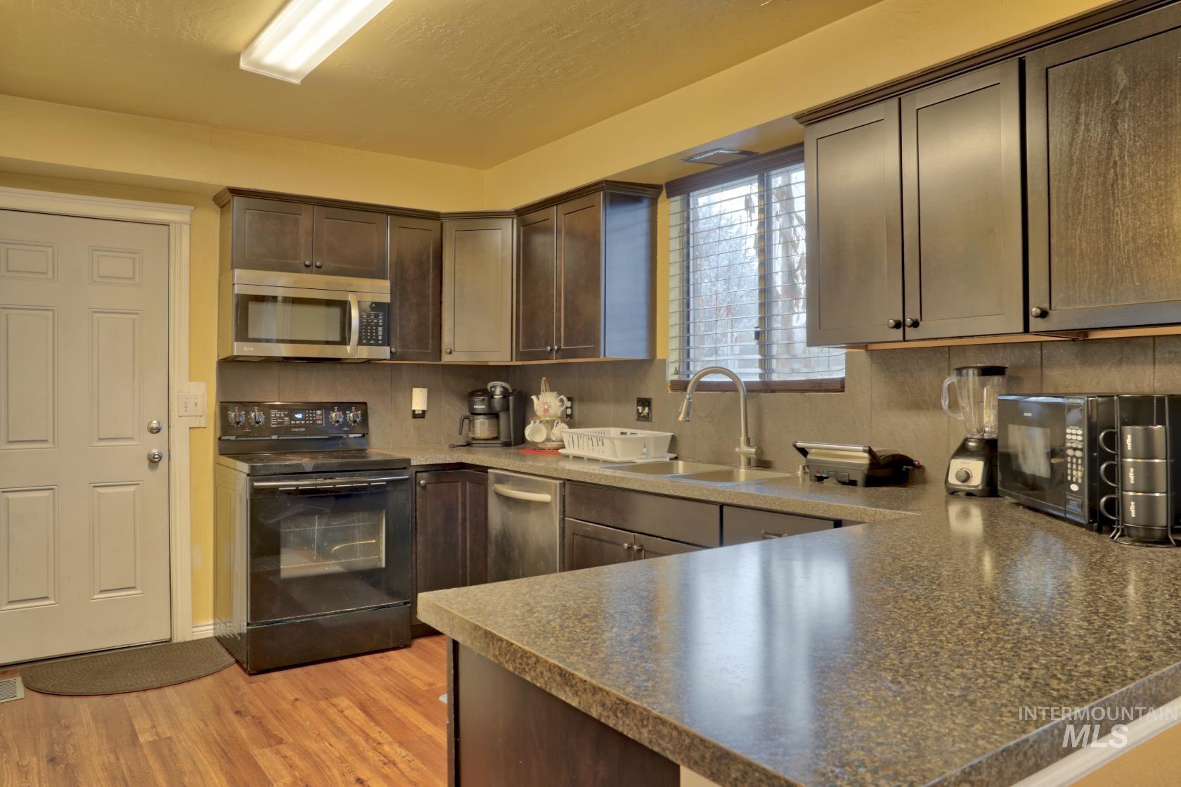 1020 W Orchard Property Photo 13