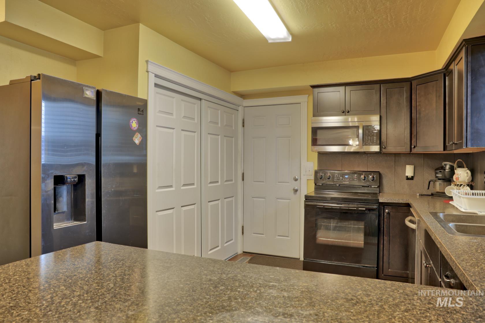 1020 W Orchard Property Photo 14