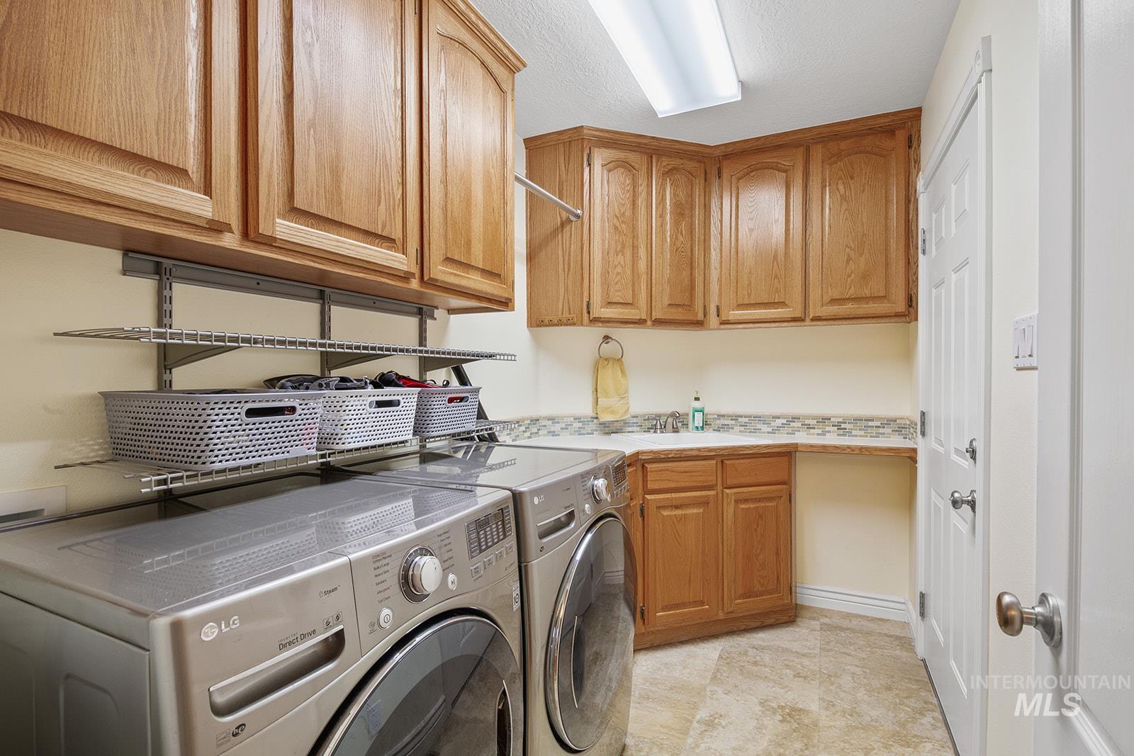 641 Buckingham Dr. Property Photo 24