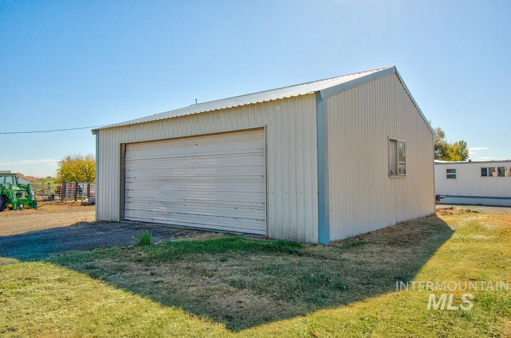 546 S 100 E Property Photo 5