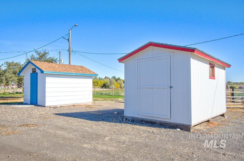 546 S 100 E Property Photo 6