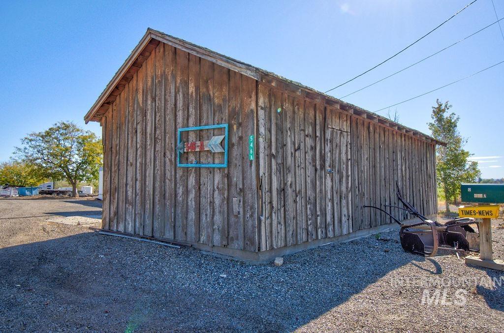 546 S 100 E Property Photo 8
