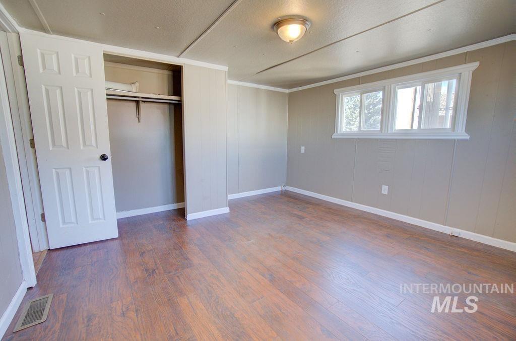 546 S 100 E Property Photo 13