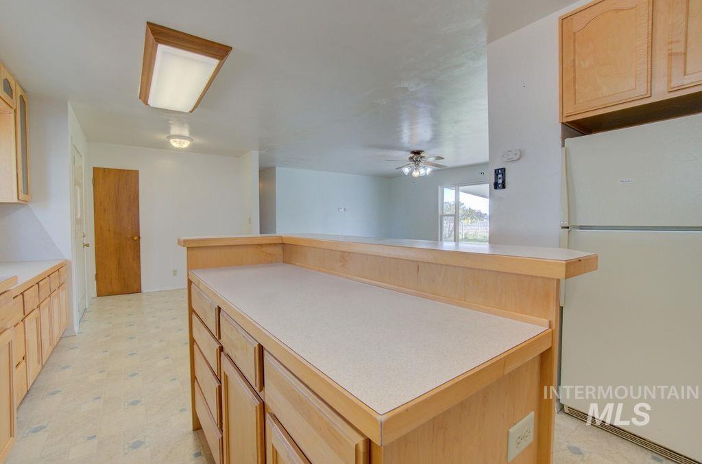 546 S 100 E Property Photo 21