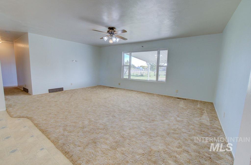 546 S 100 E Property Photo 24