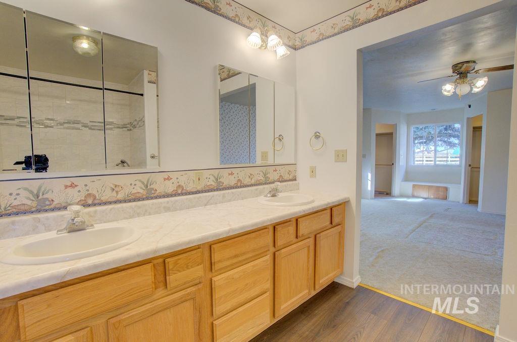 546 S 100 E Property Photo 32