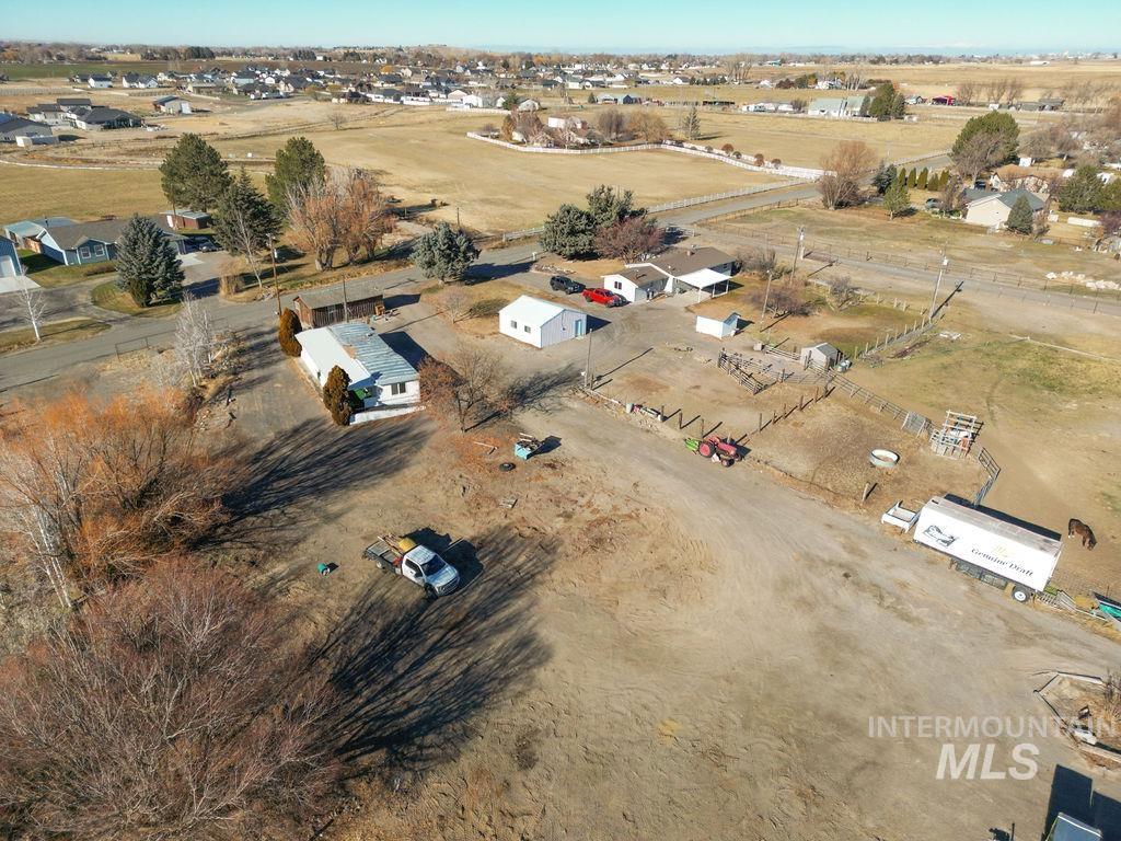546 S 100 E Property Photo 37