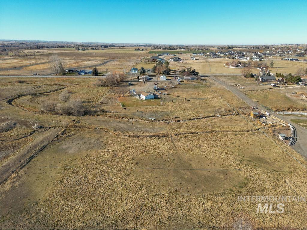 546 S 100 E Property Photo 38