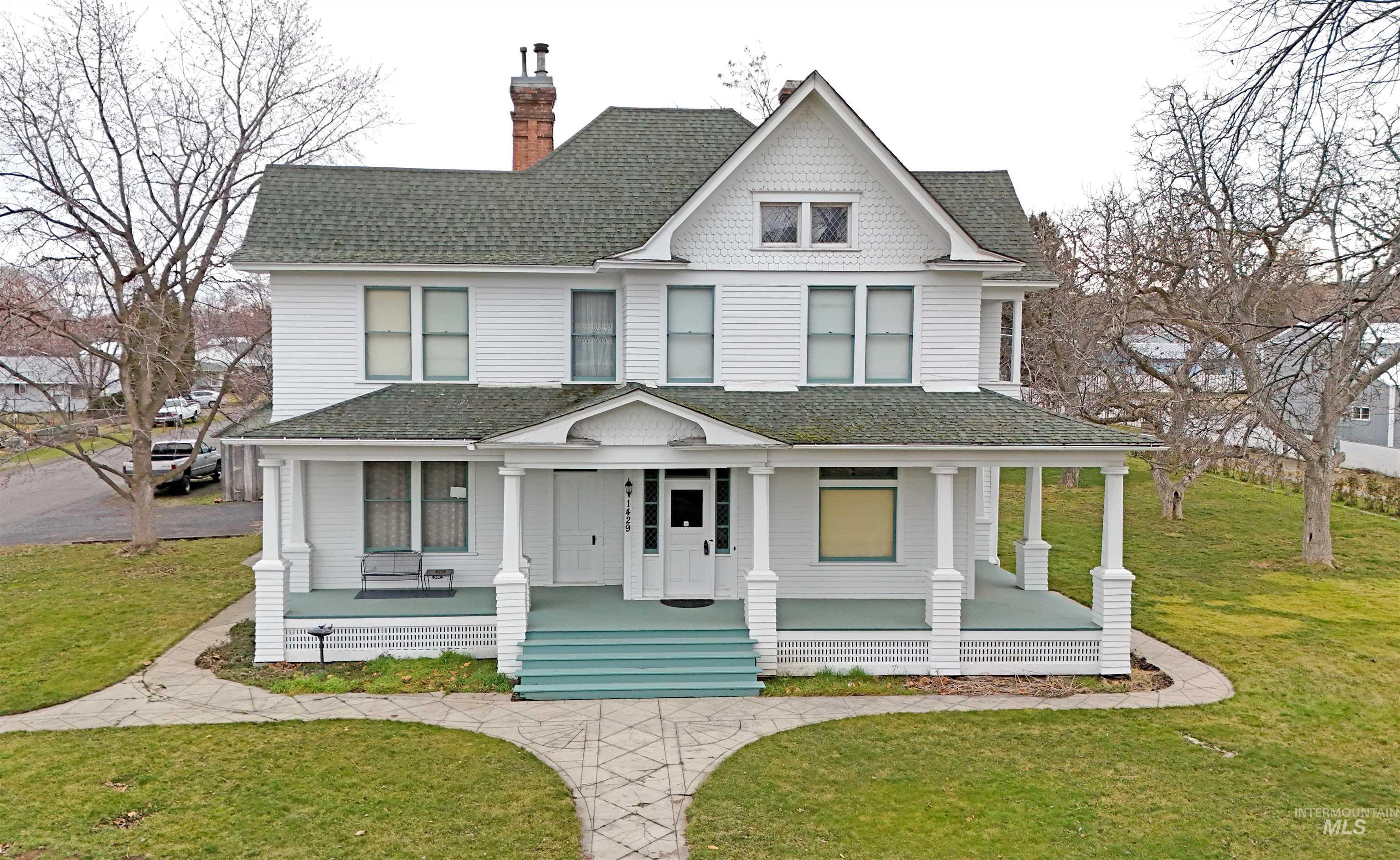 1429 Chestnut Street Property Photo 2