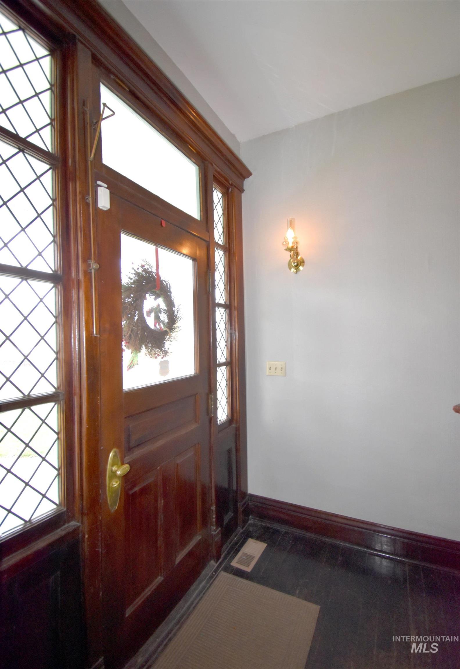 1429 Chestnut Street Property Photo 3