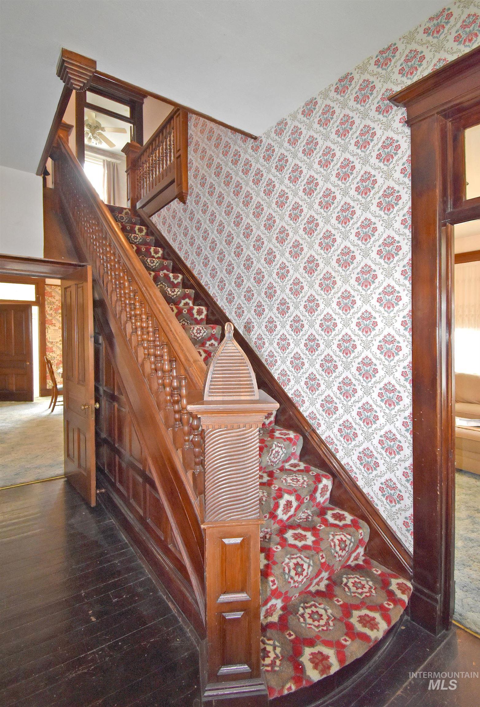 1429 Chestnut Street Property Photo 4