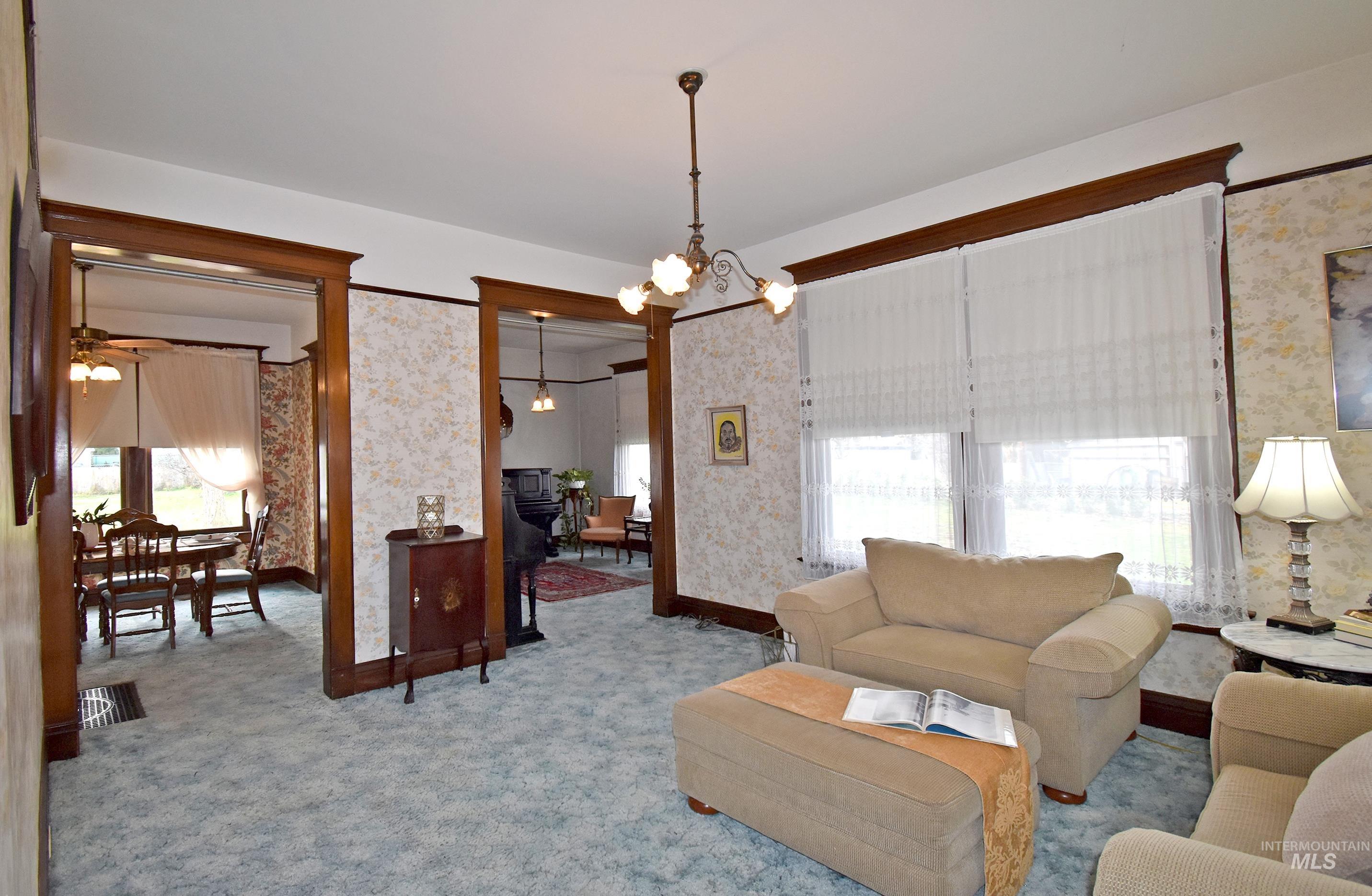 1429 Chestnut Street Property Photo 5