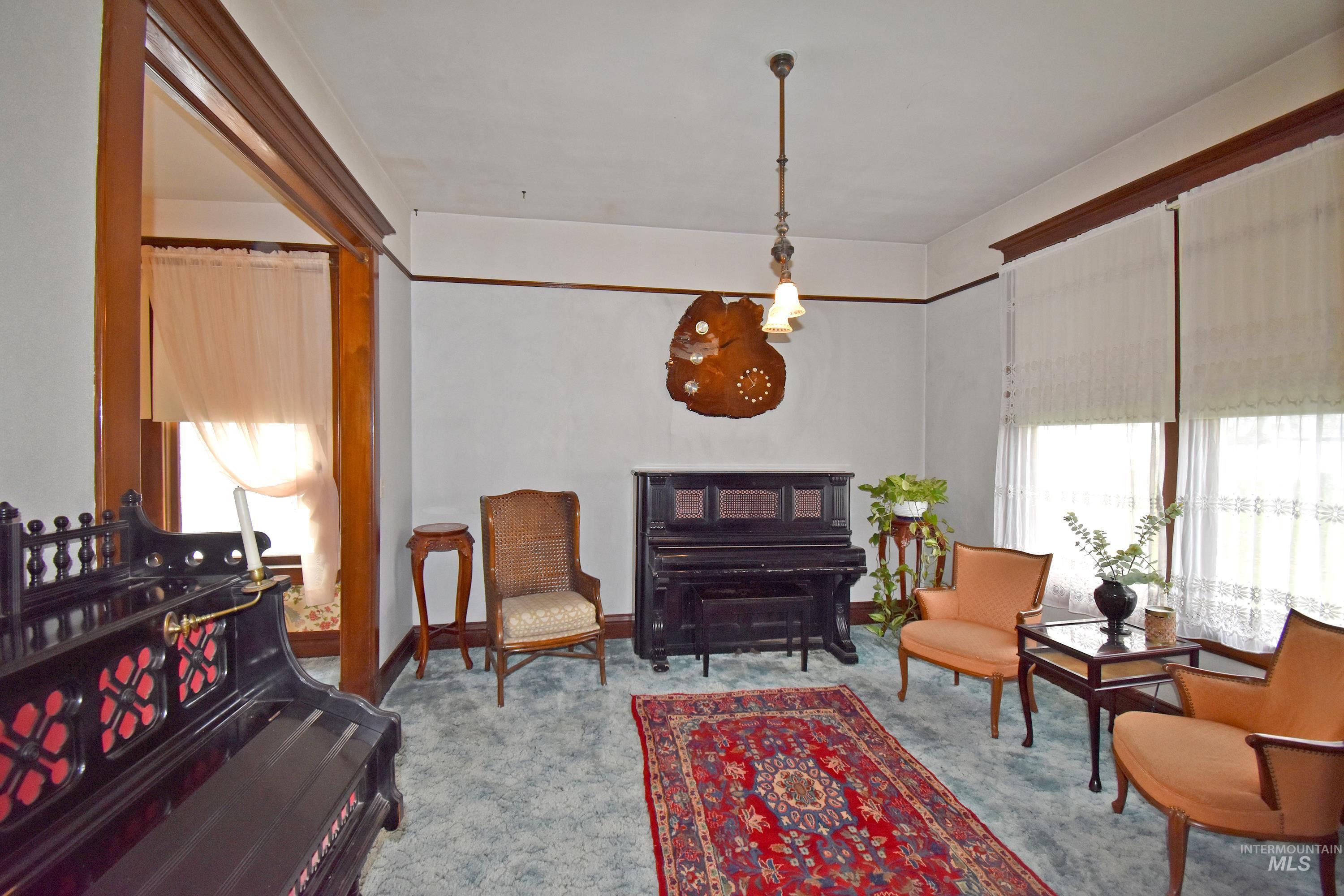1429 Chestnut Street Property Photo 9