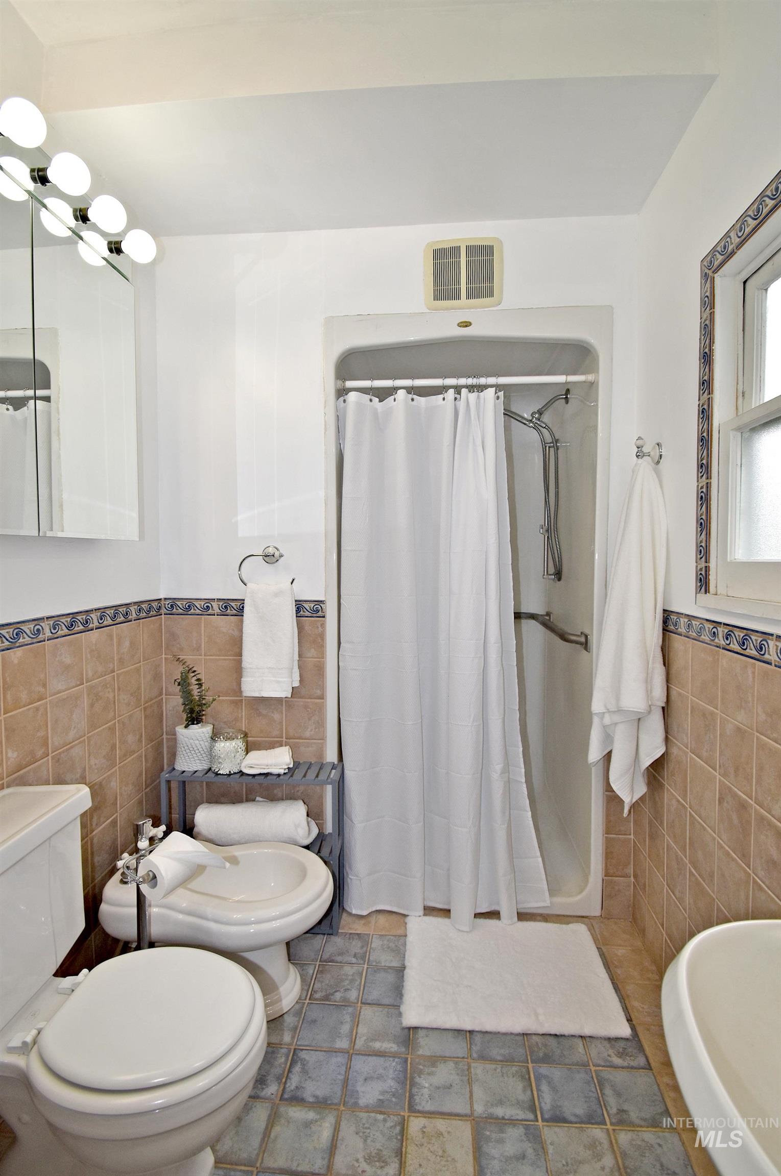 1429 Chestnut Street Property Photo 11