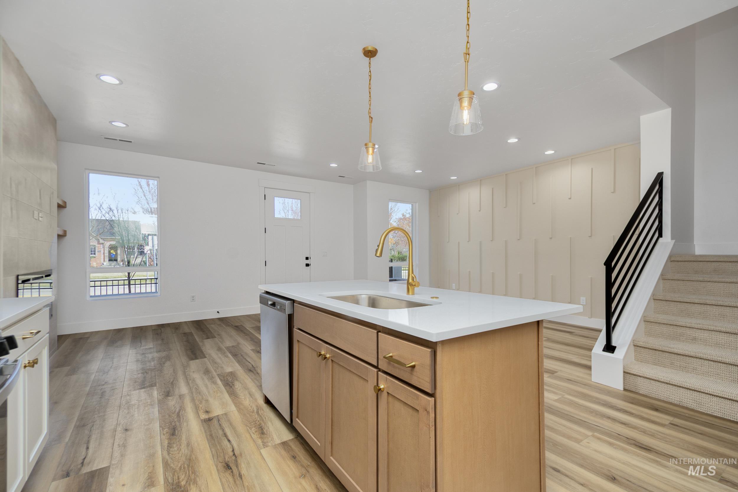 360 E Presidio Ln Property Photo 7