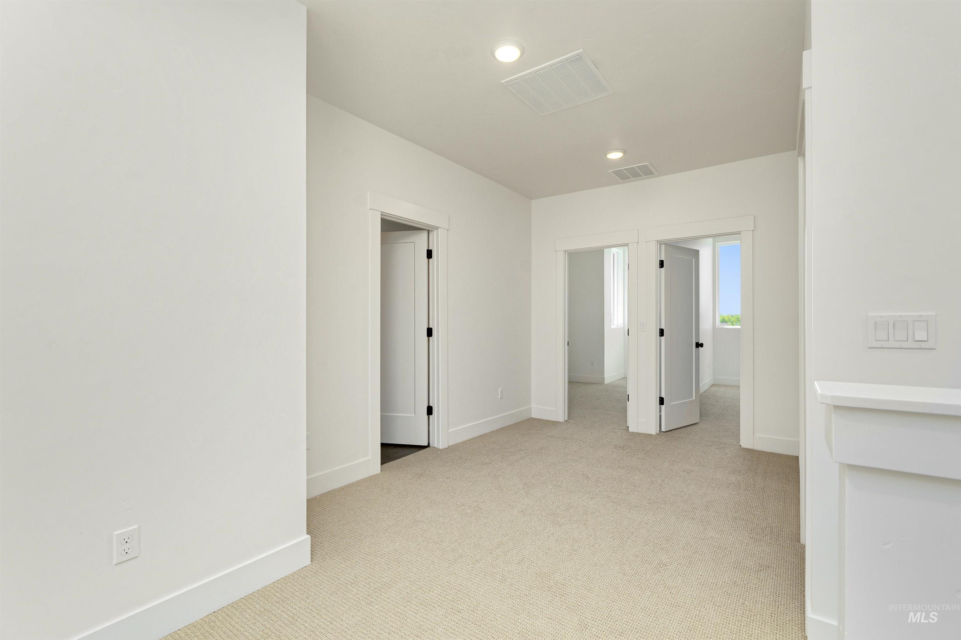 434 E Presidio Ln Property Photo 4