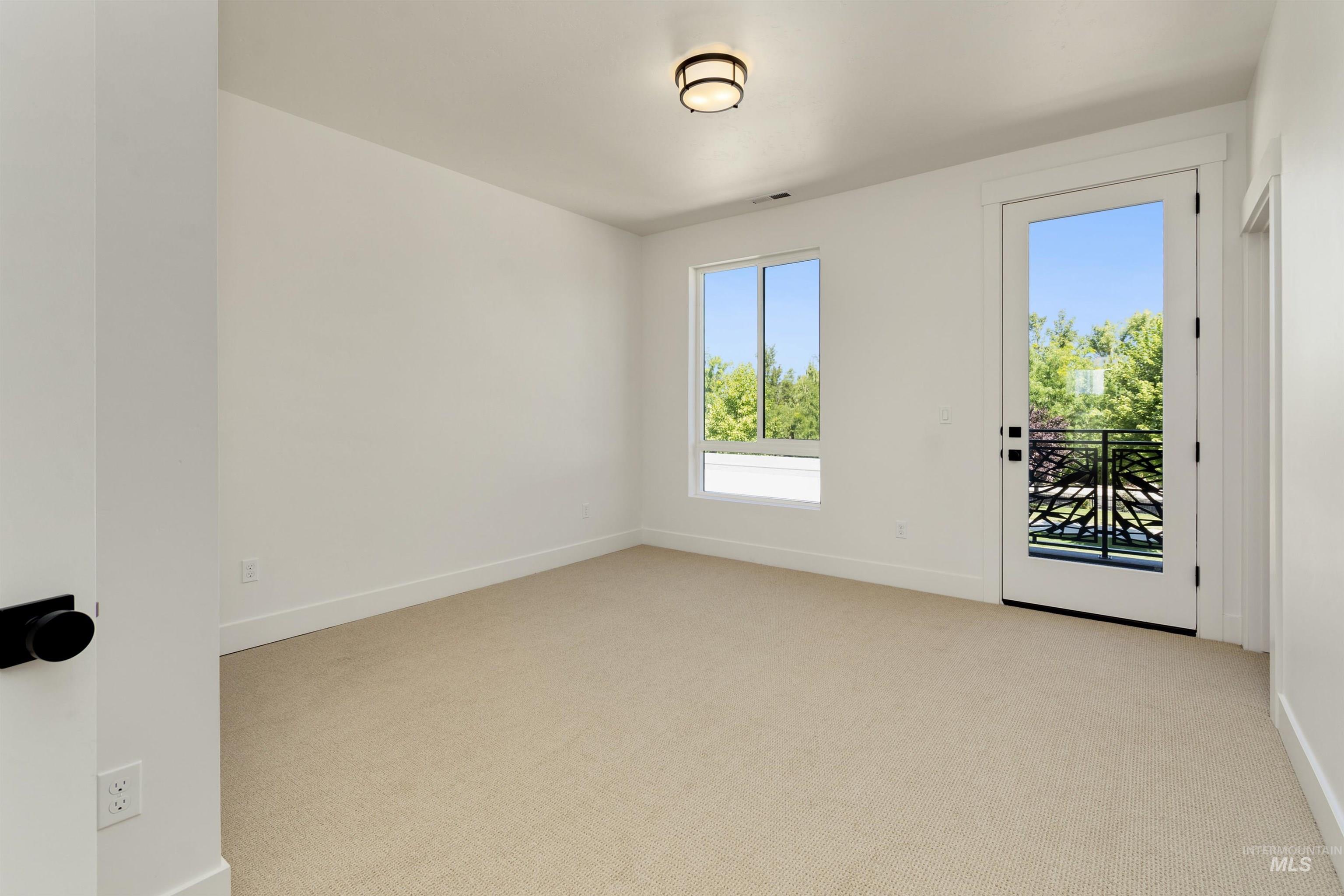 434 E Presidio Ln Property Photo 5