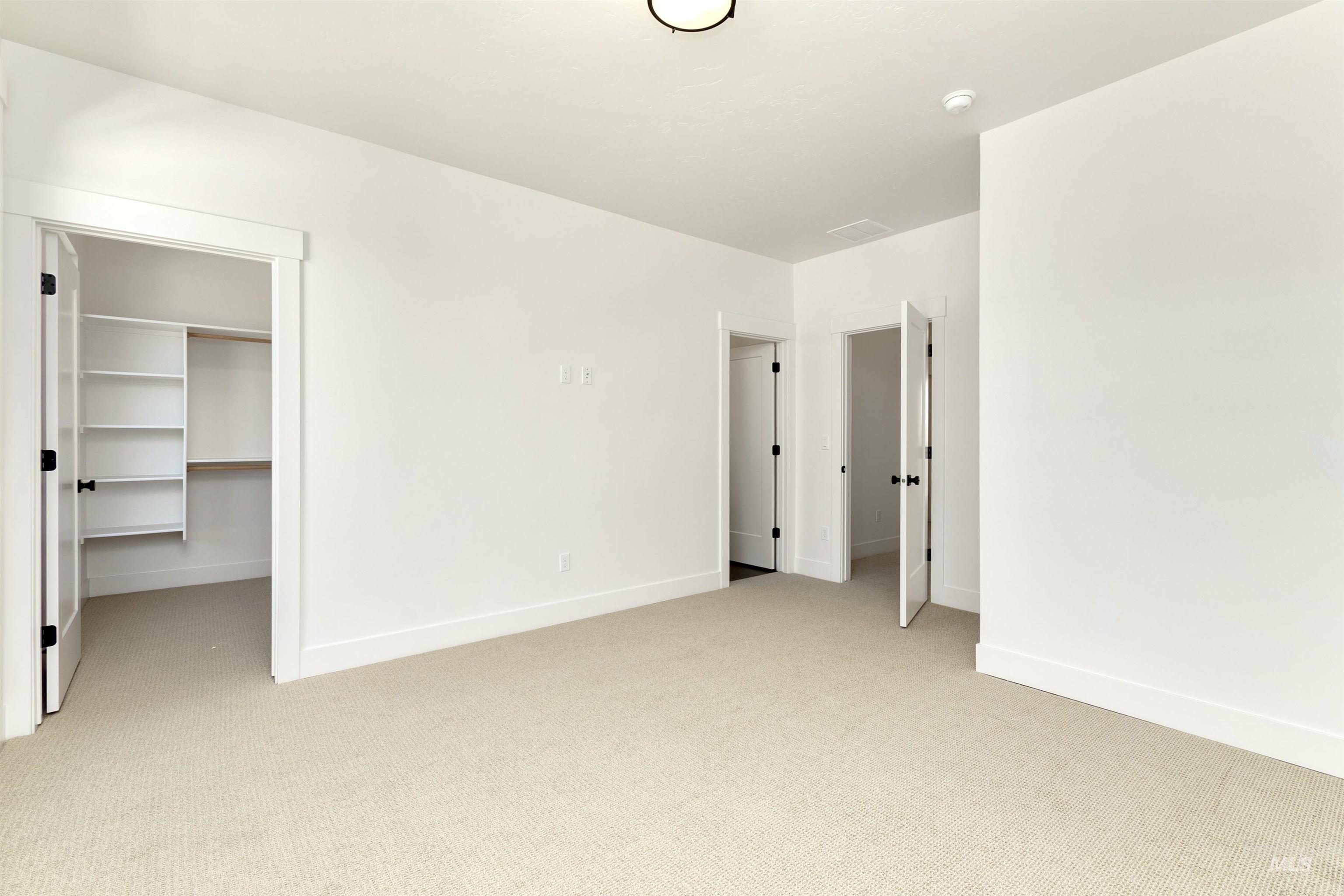 434 E Presidio Ln Property Photo 6