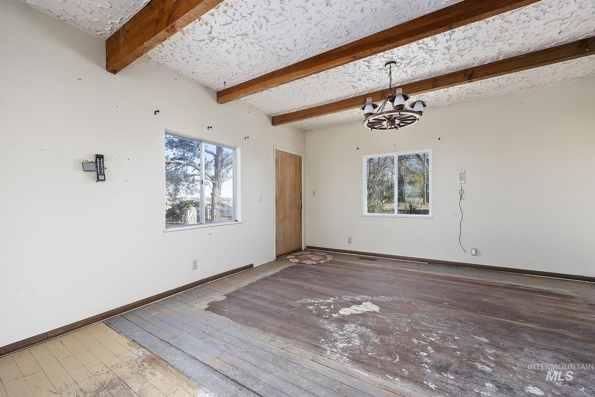 27 W 700 N Property Photo 3