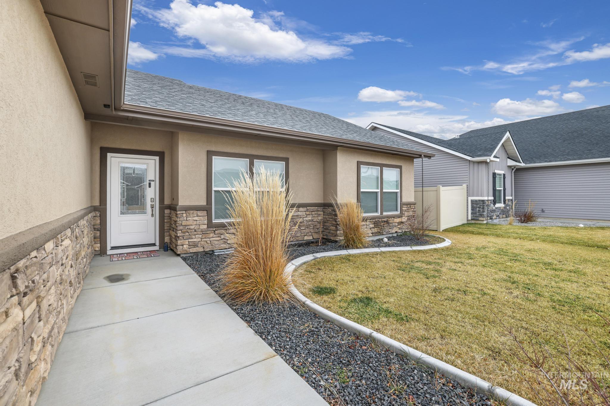 1034 Kenbrook Loop Property Photo 3
