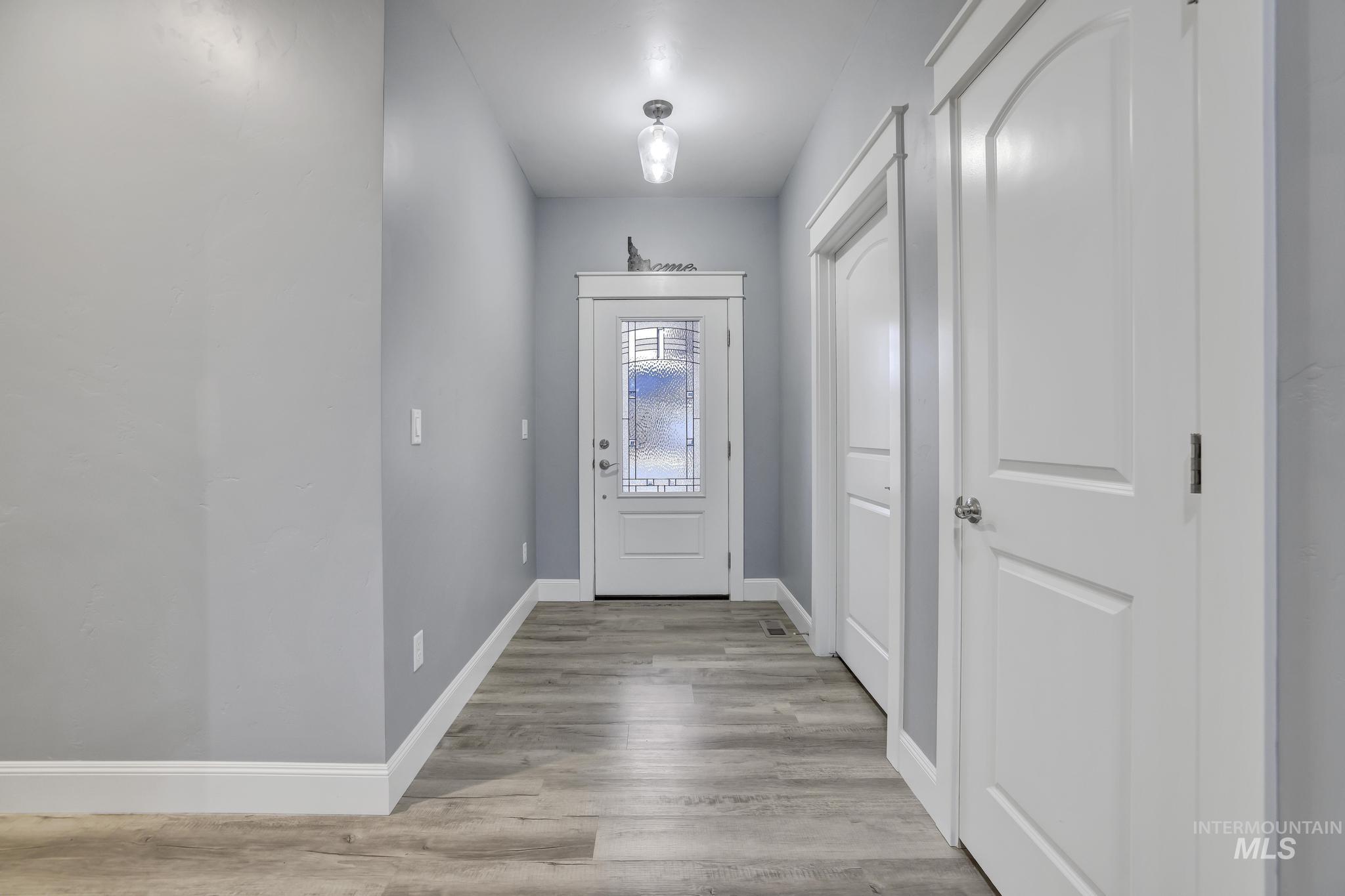 1034 Kenbrook Loop Property Photo 4