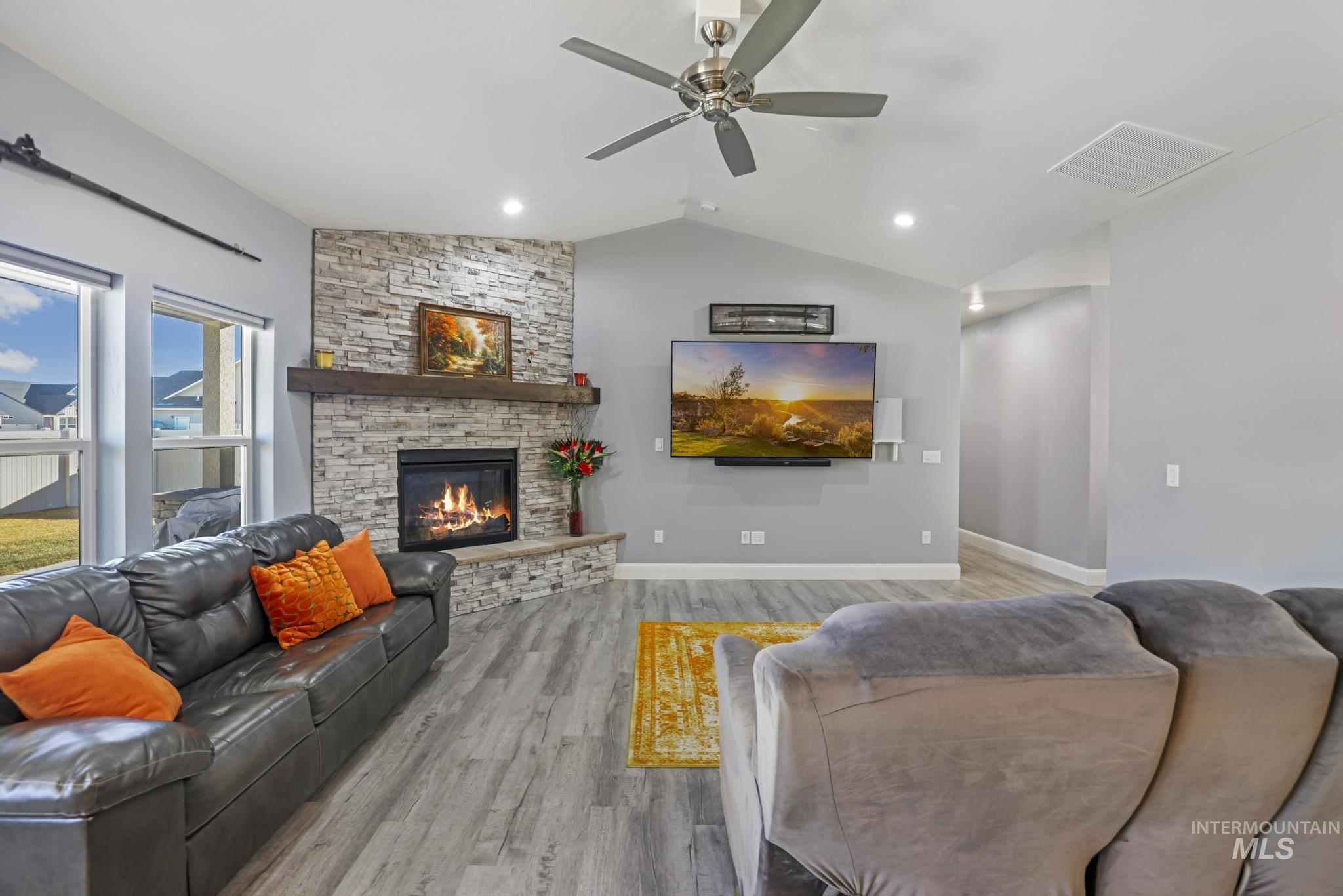 1034 Kenbrook Loop Property Photo 6