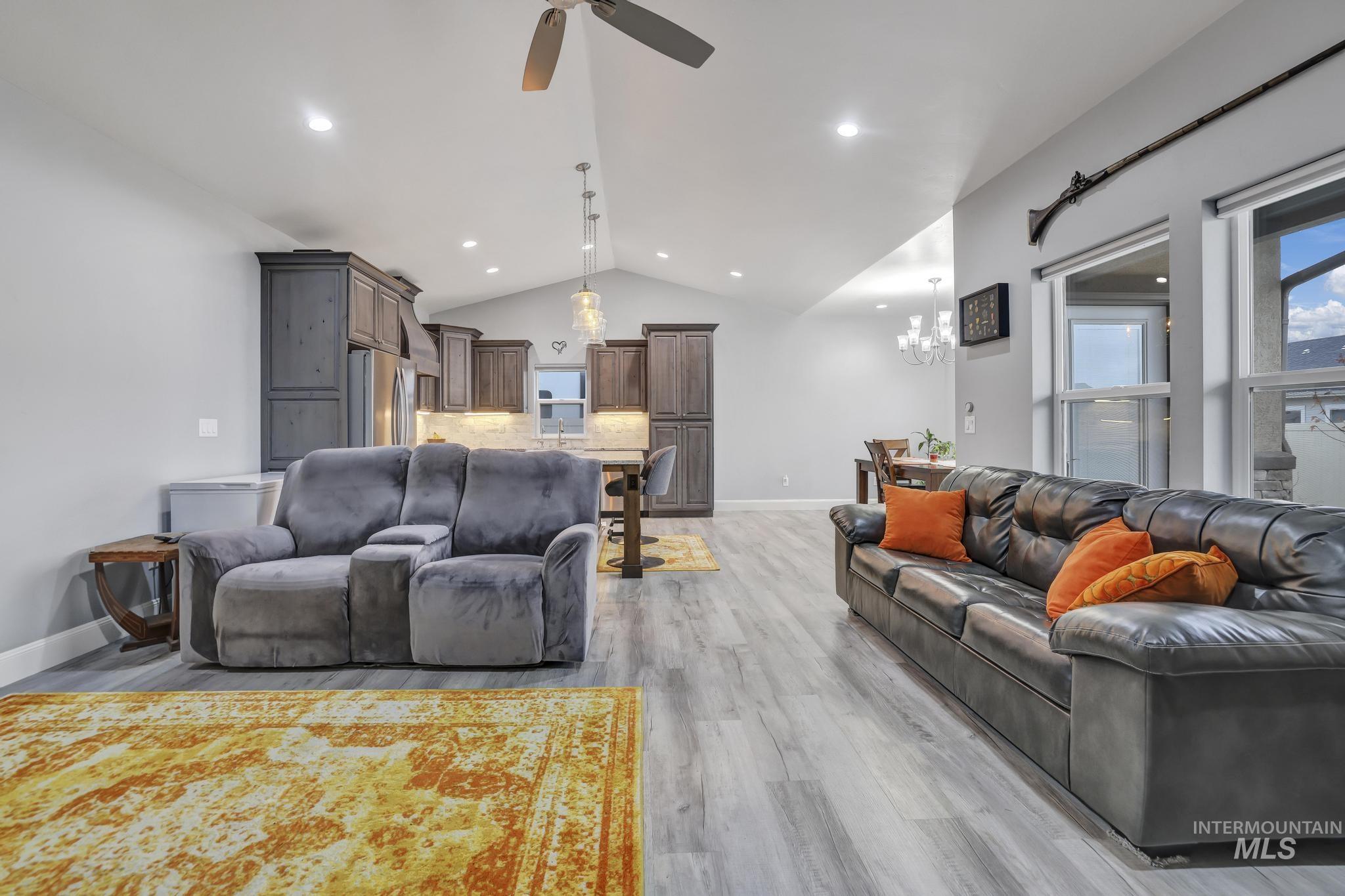 1034 Kenbrook Loop Property Photo 8