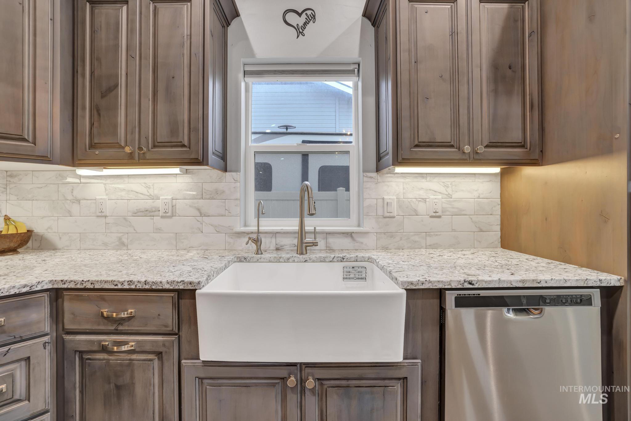 1034 Kenbrook Loop Property Photo 11