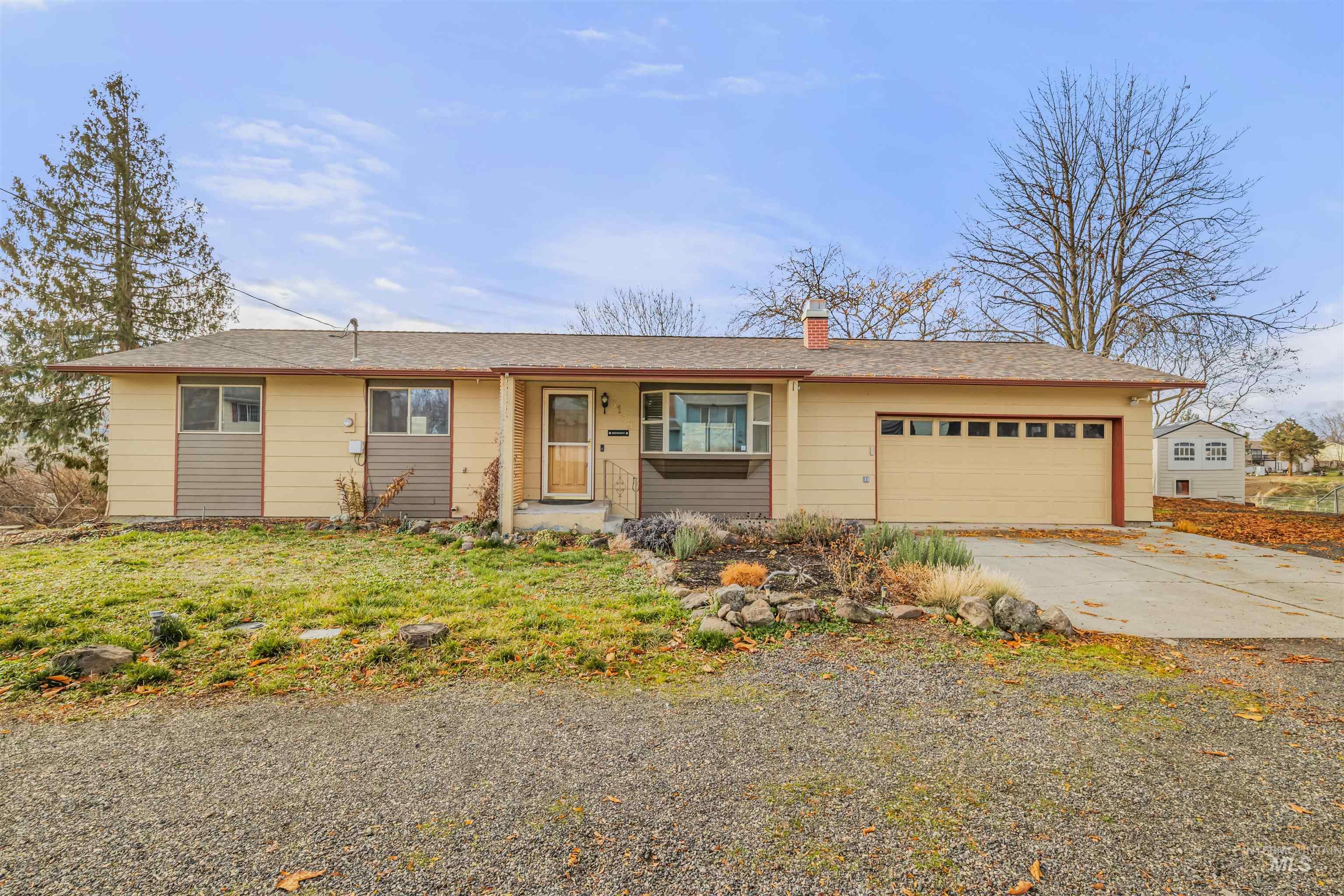 3138 Hallgren Drive Property Photo 3