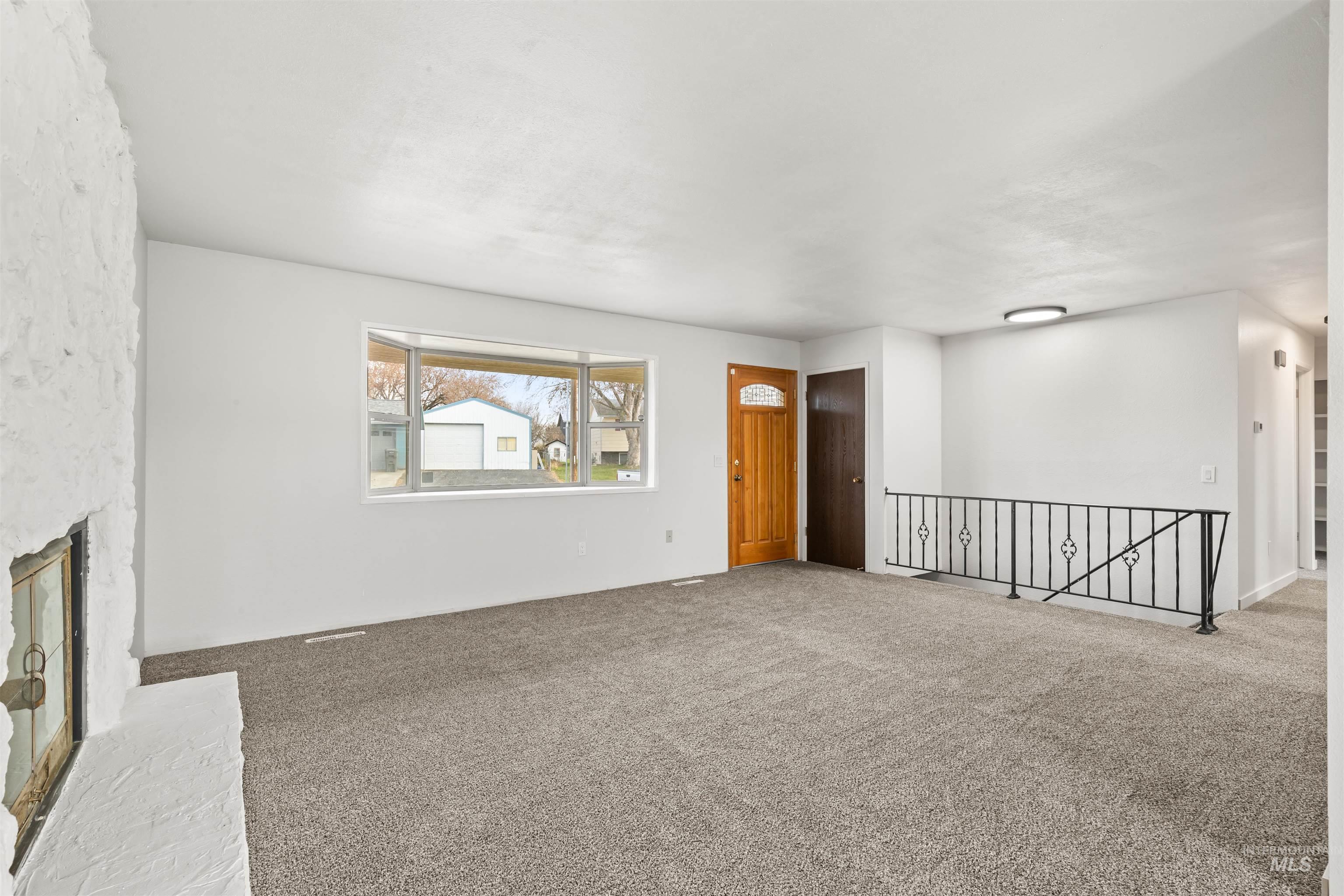 3138 Hallgren Drive Property Photo 7