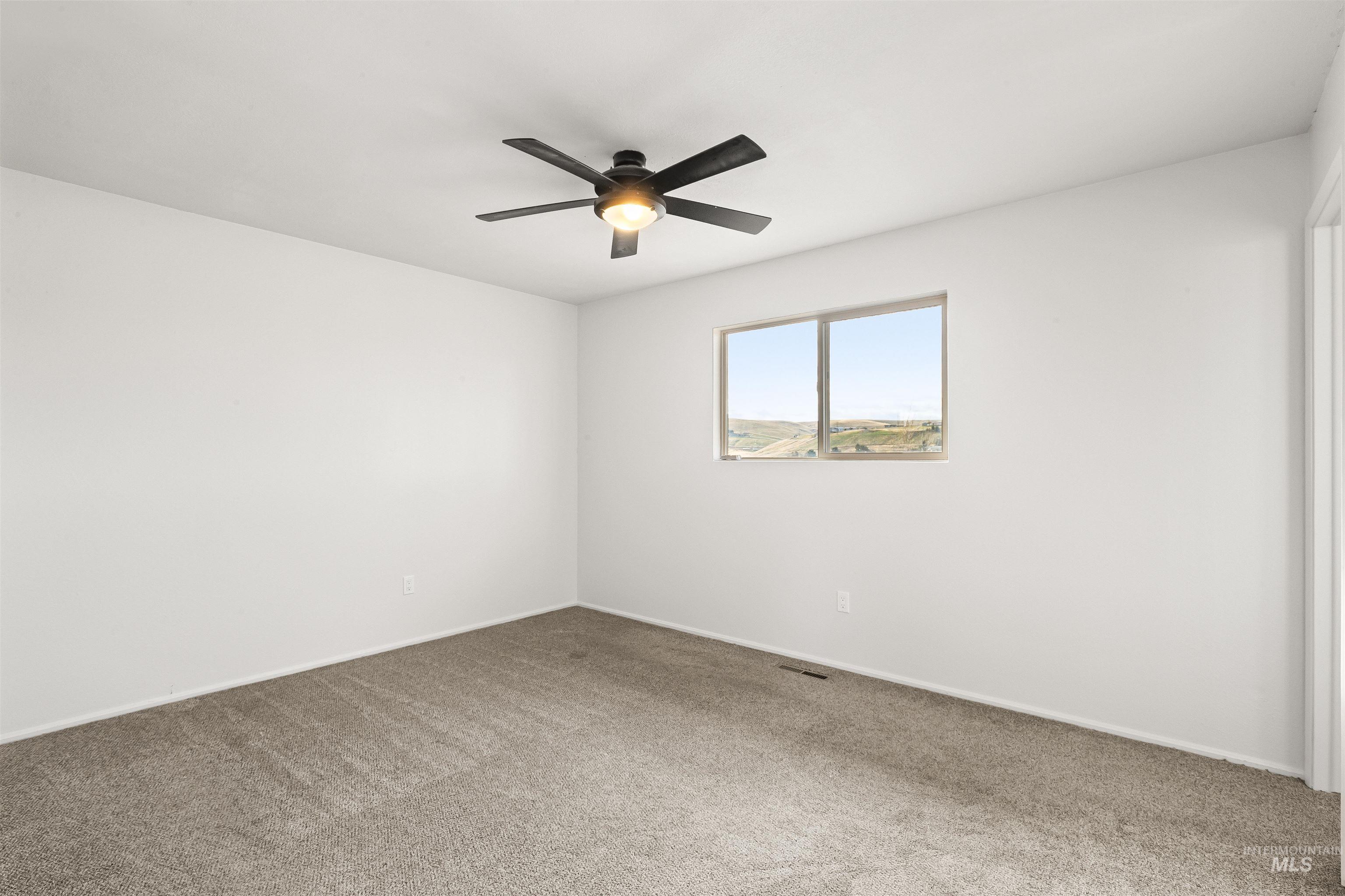 3138 Hallgren Drive Property Photo 14