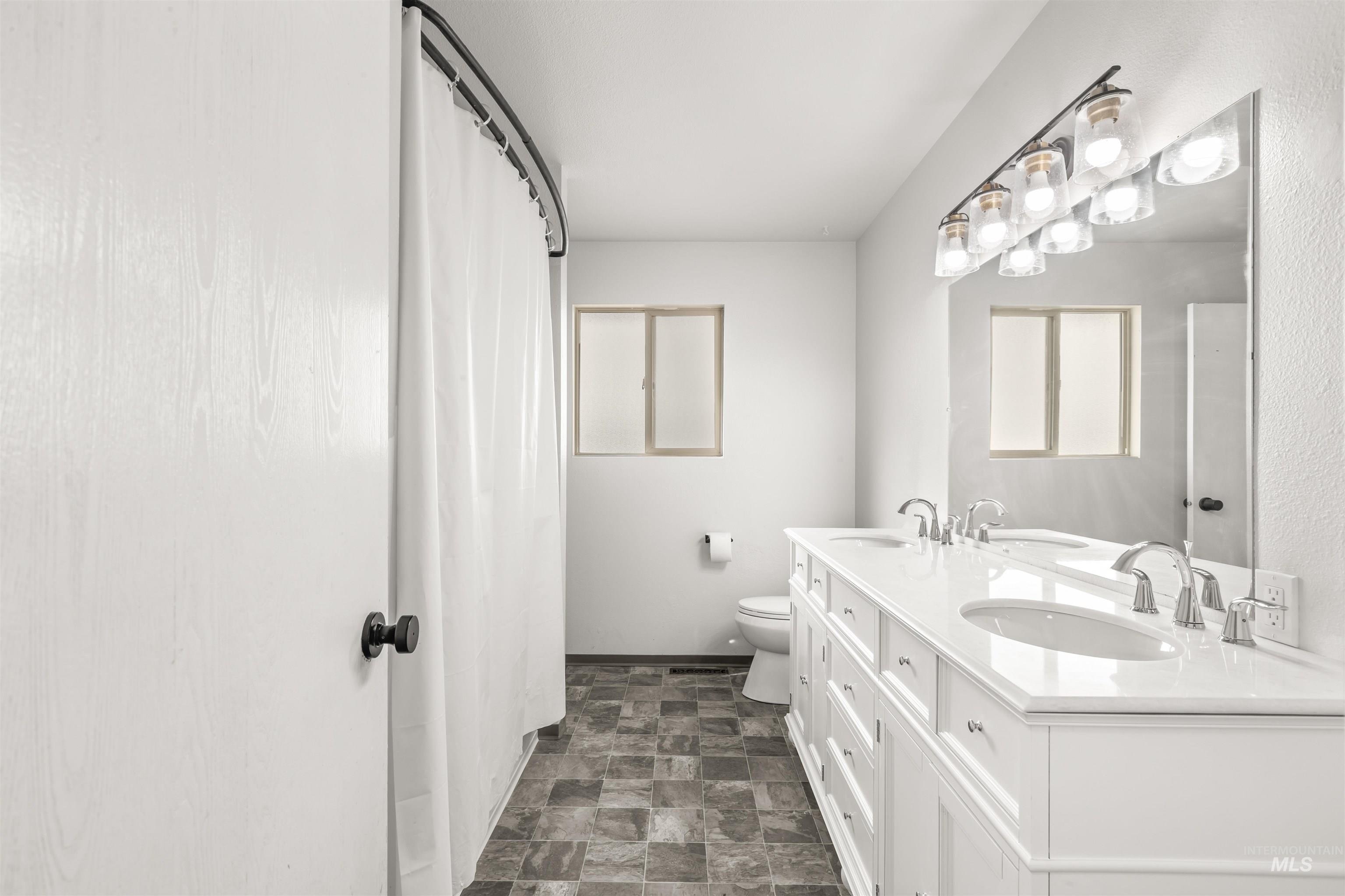 3138 Hallgren Drive Property Photo 15