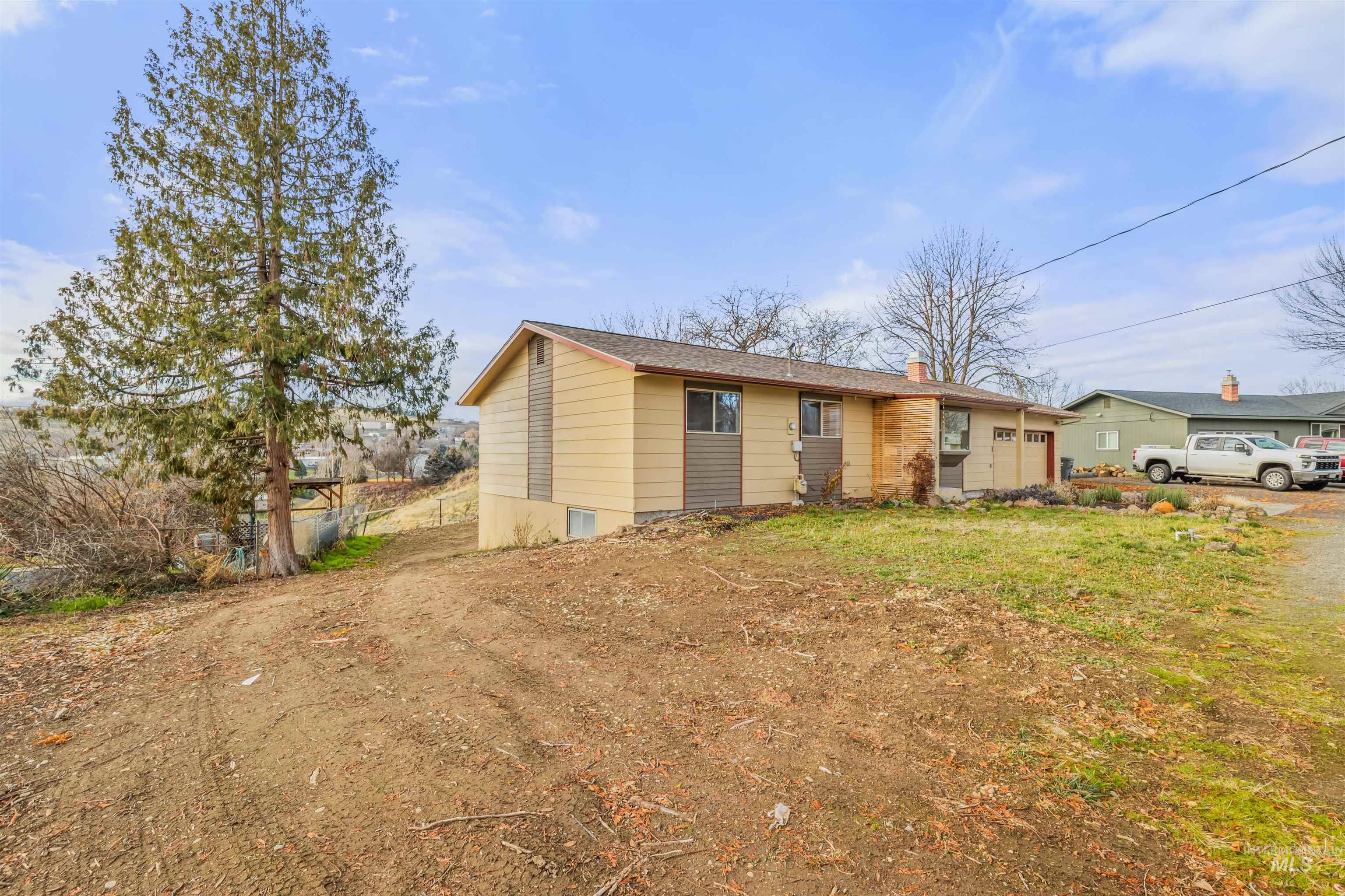 3138 Hallgren Drive Property Photo 34