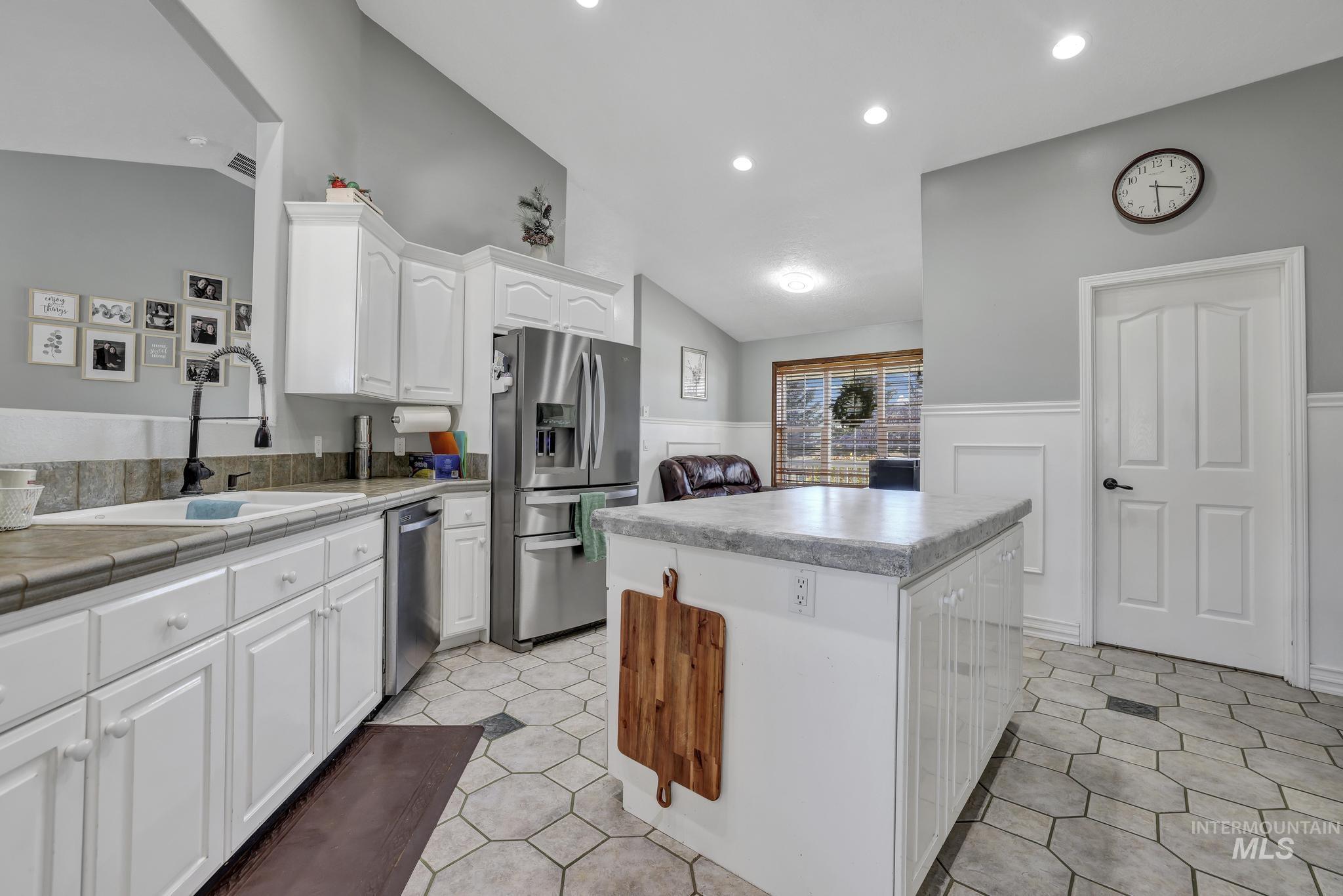 481 S 50 E Property Photo 6