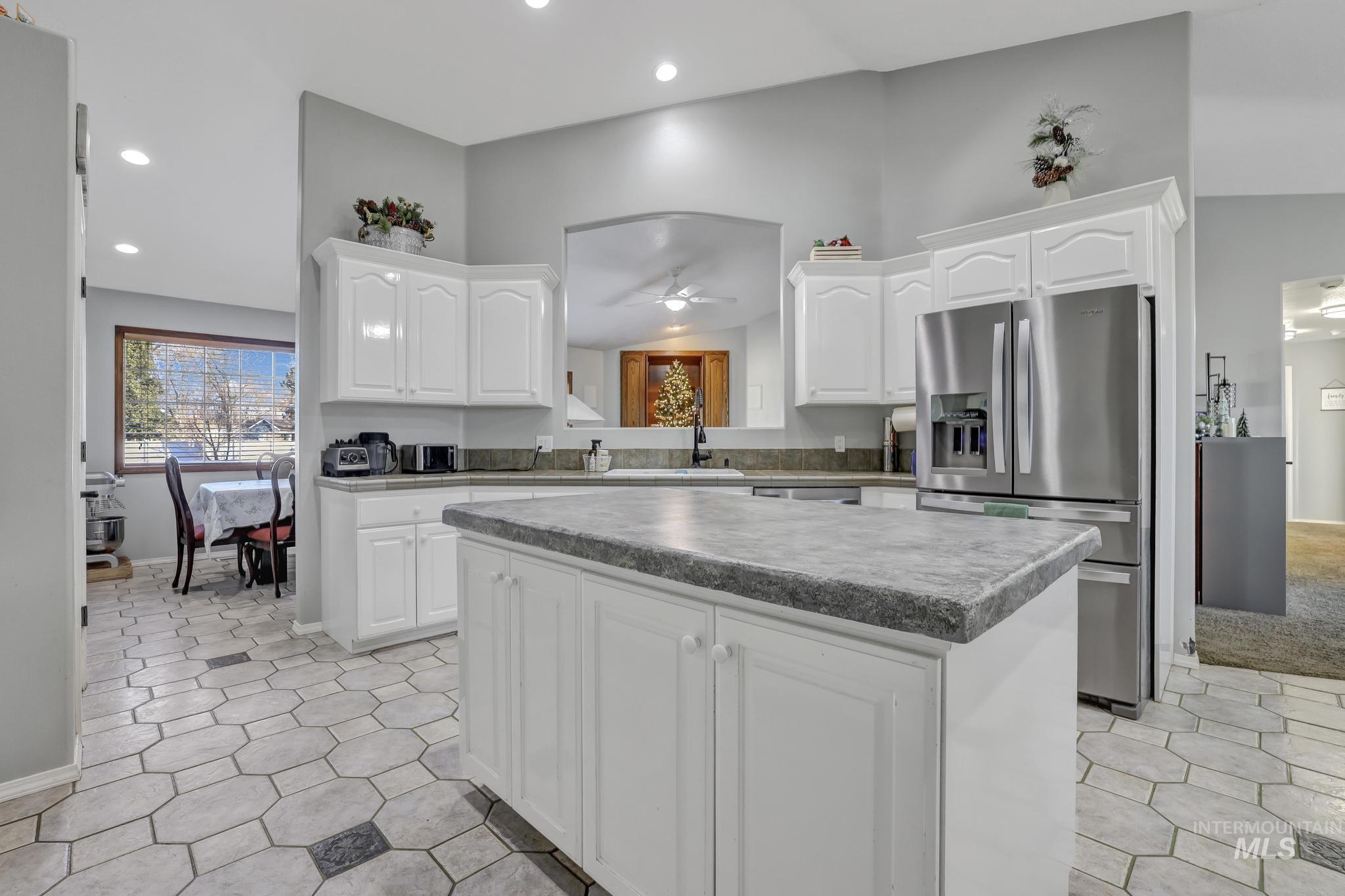 481 S 50 E Property Photo 10