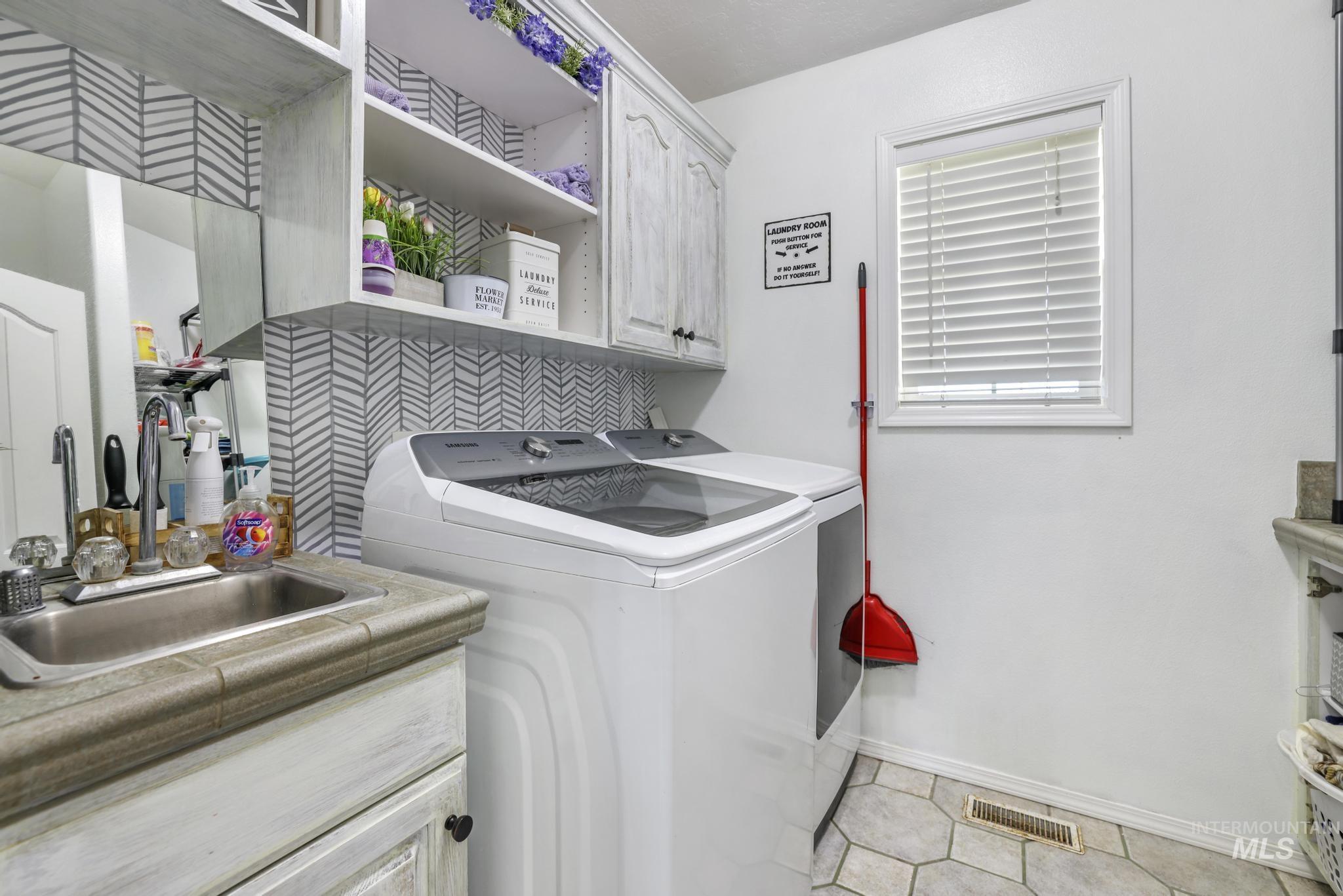 481 S 50 E Property Photo 24