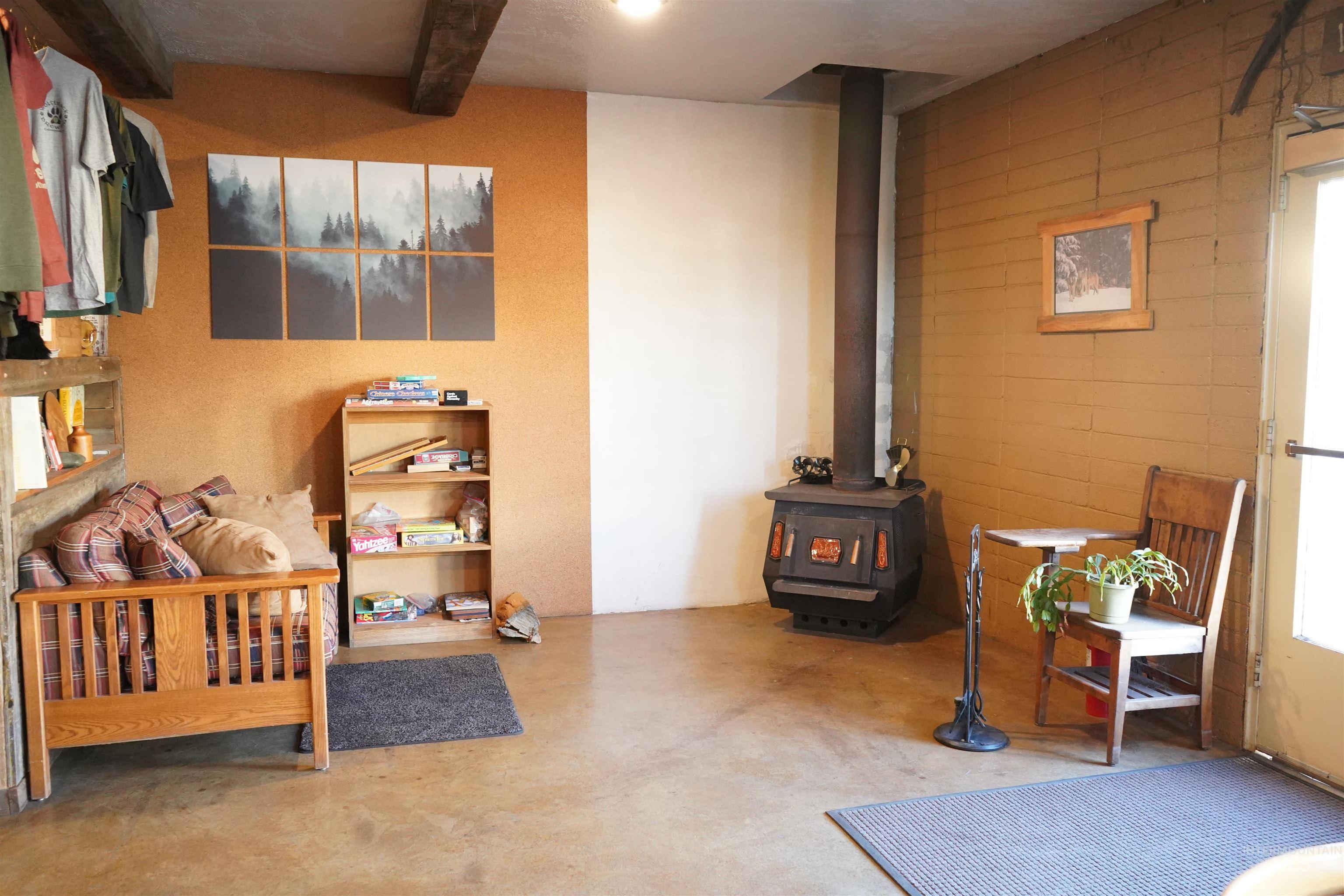 505 King Street Property Photo 4