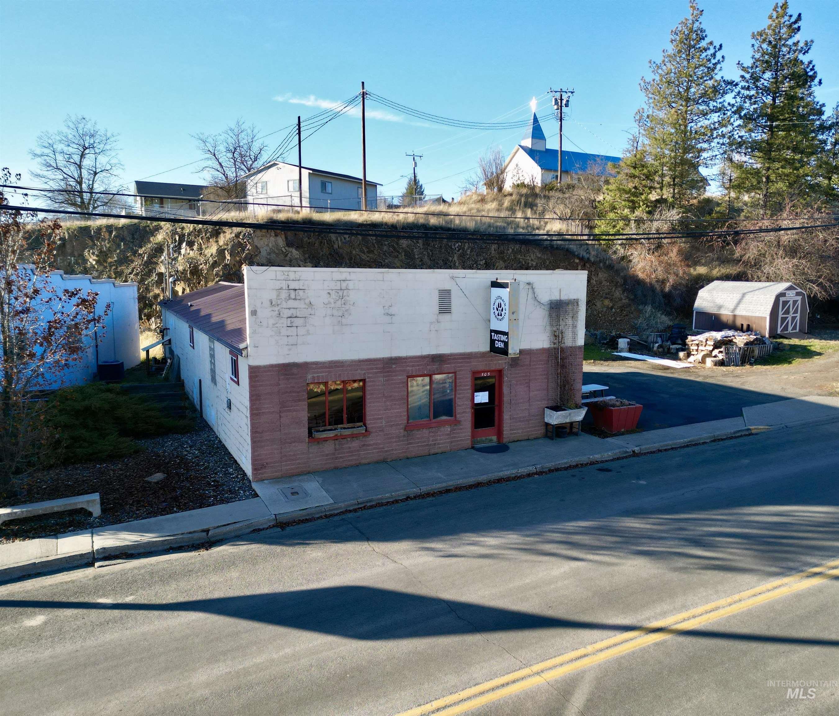 505 King Street Property Photo 11
