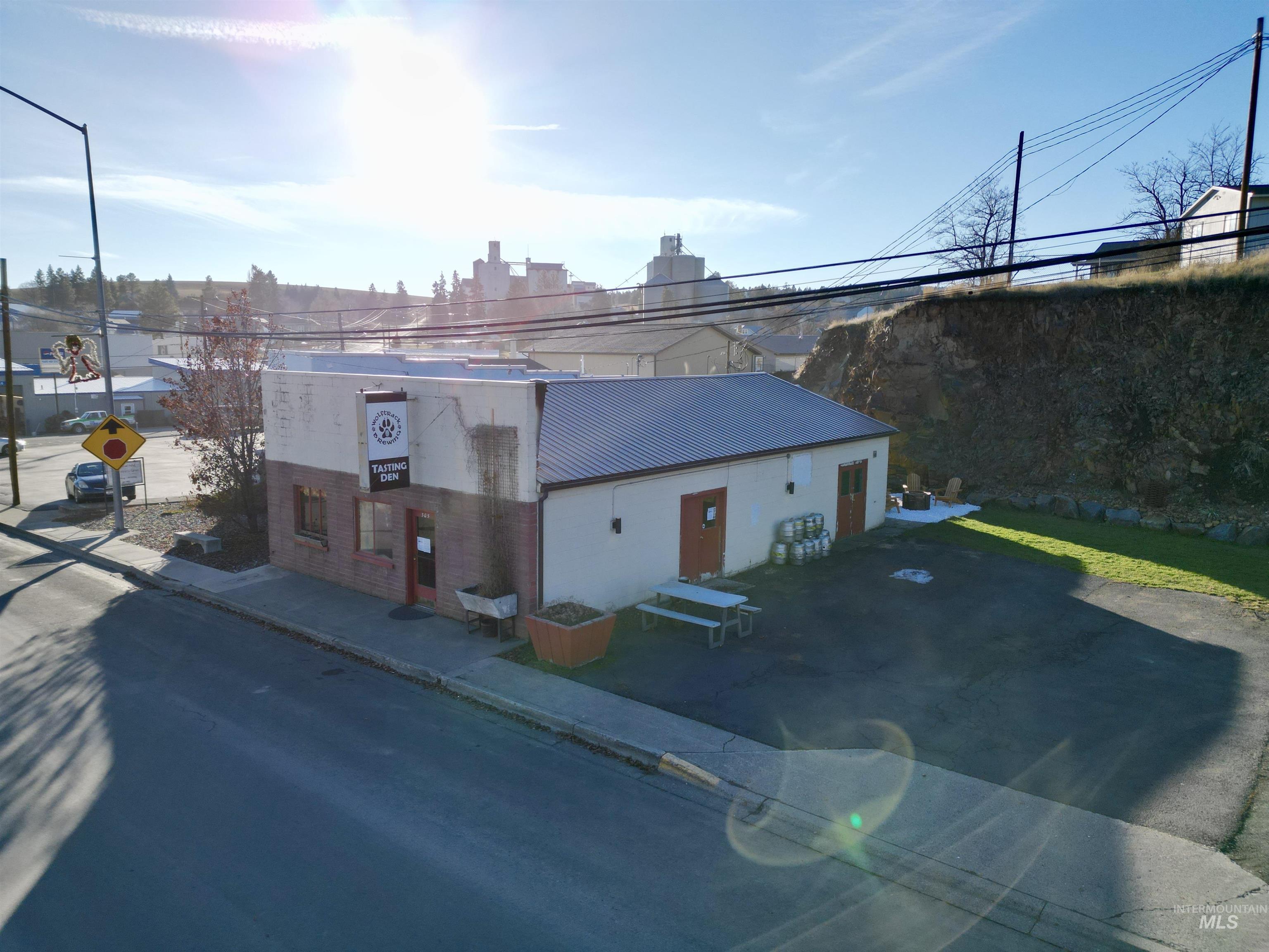 505 King Street Property Photo 22