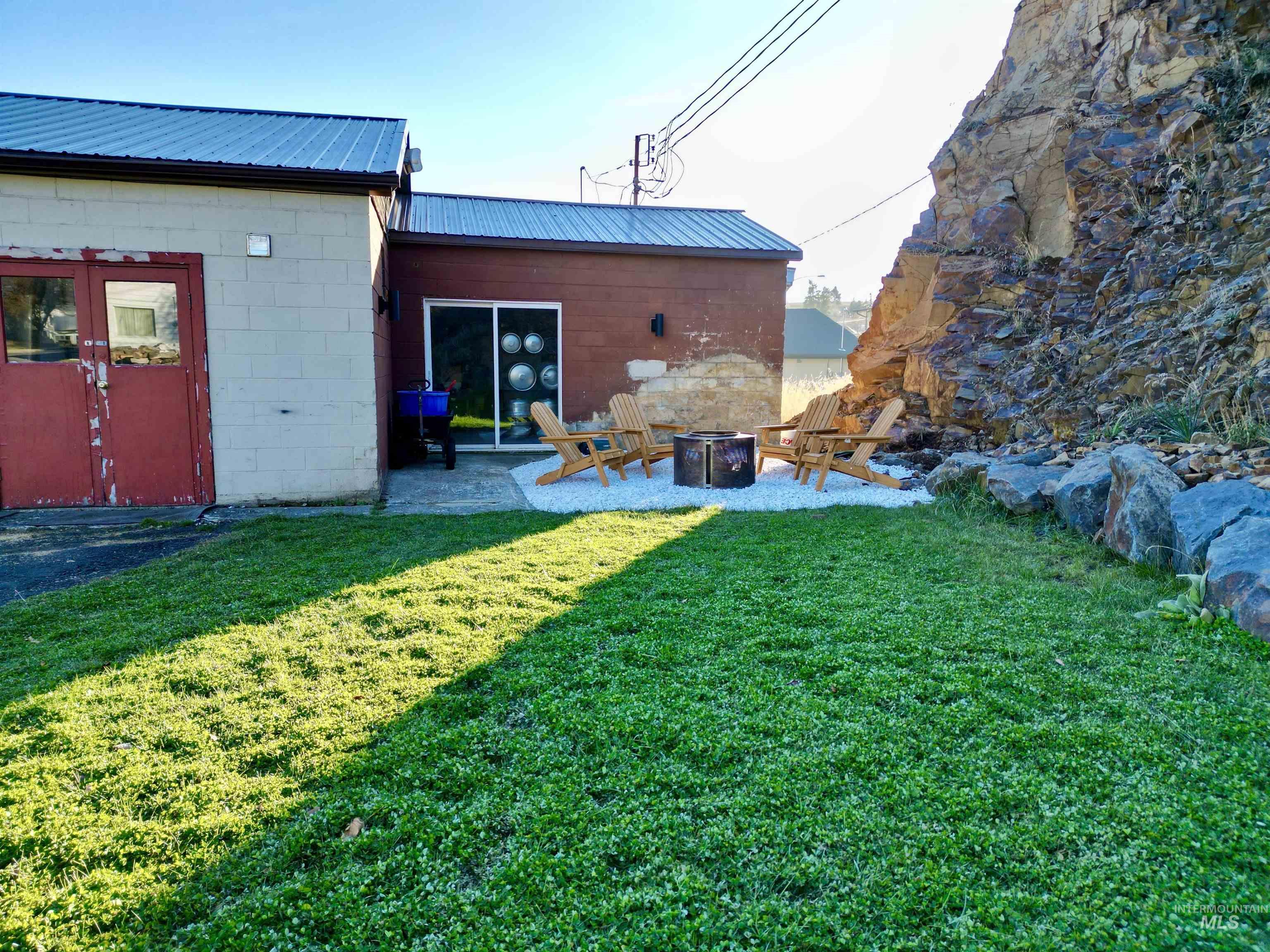 505 King Street Property Photo 23