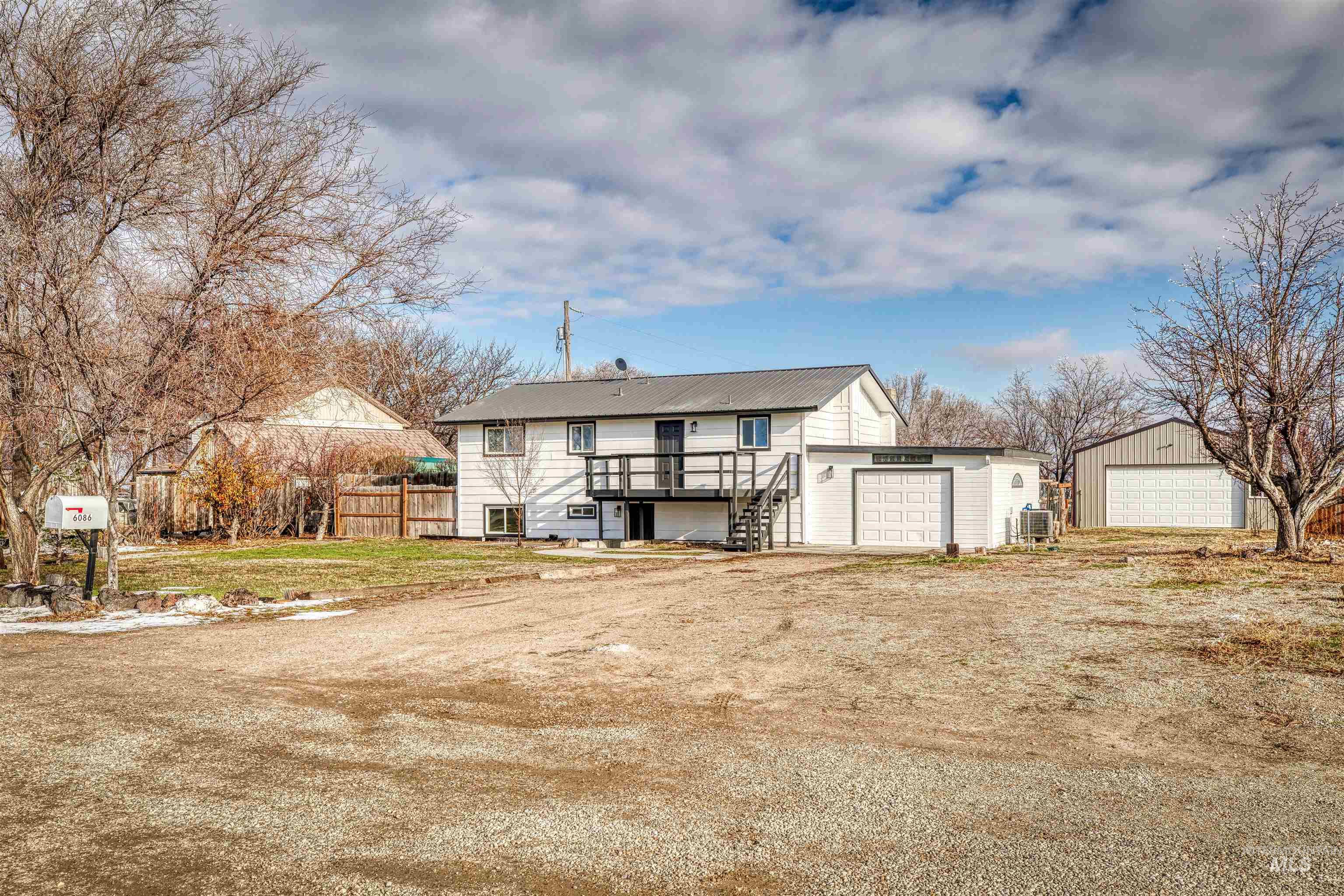 6086 Happy Lane Property Photo 1