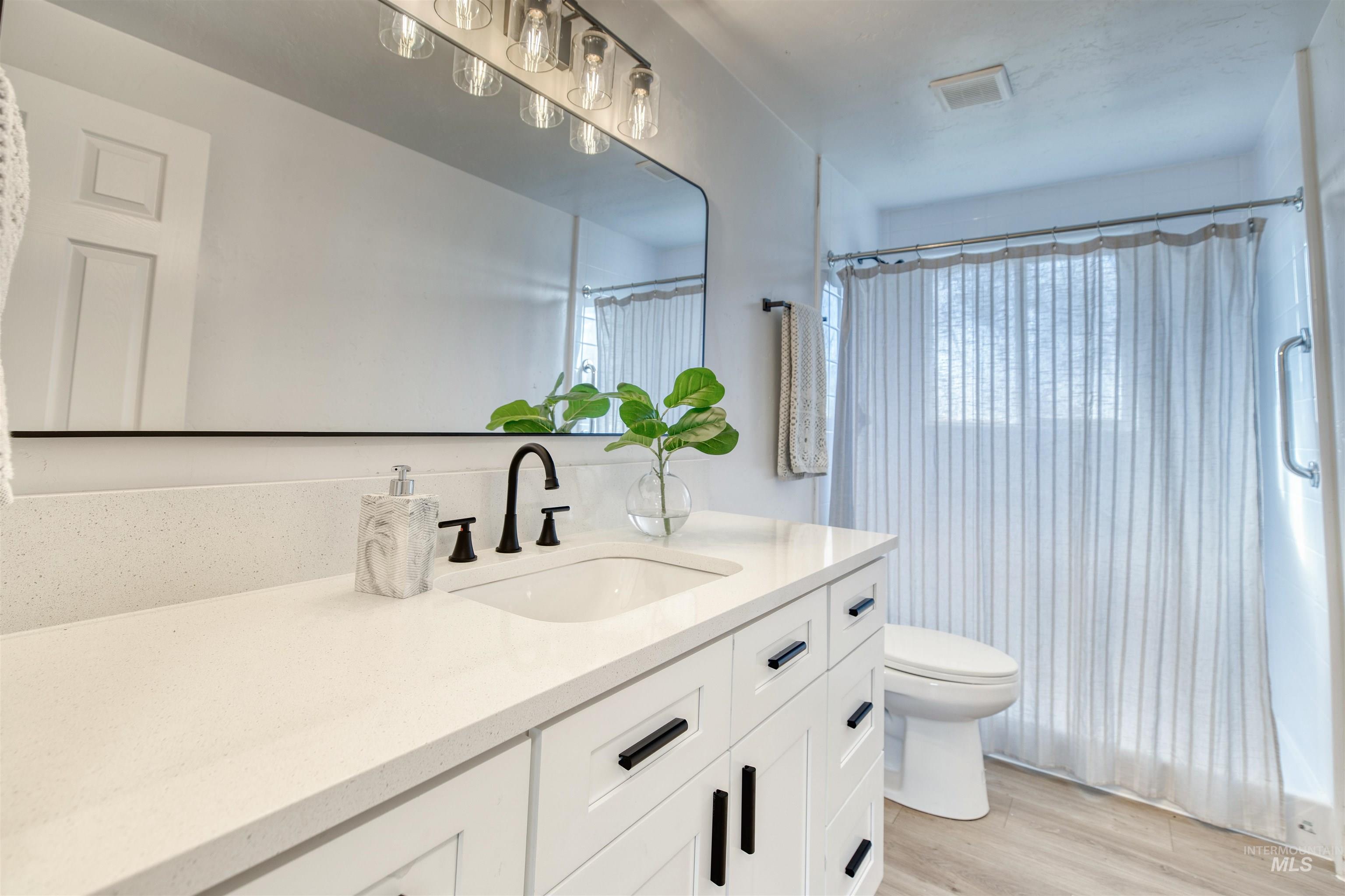 6086 Happy Lane Property Photo 13