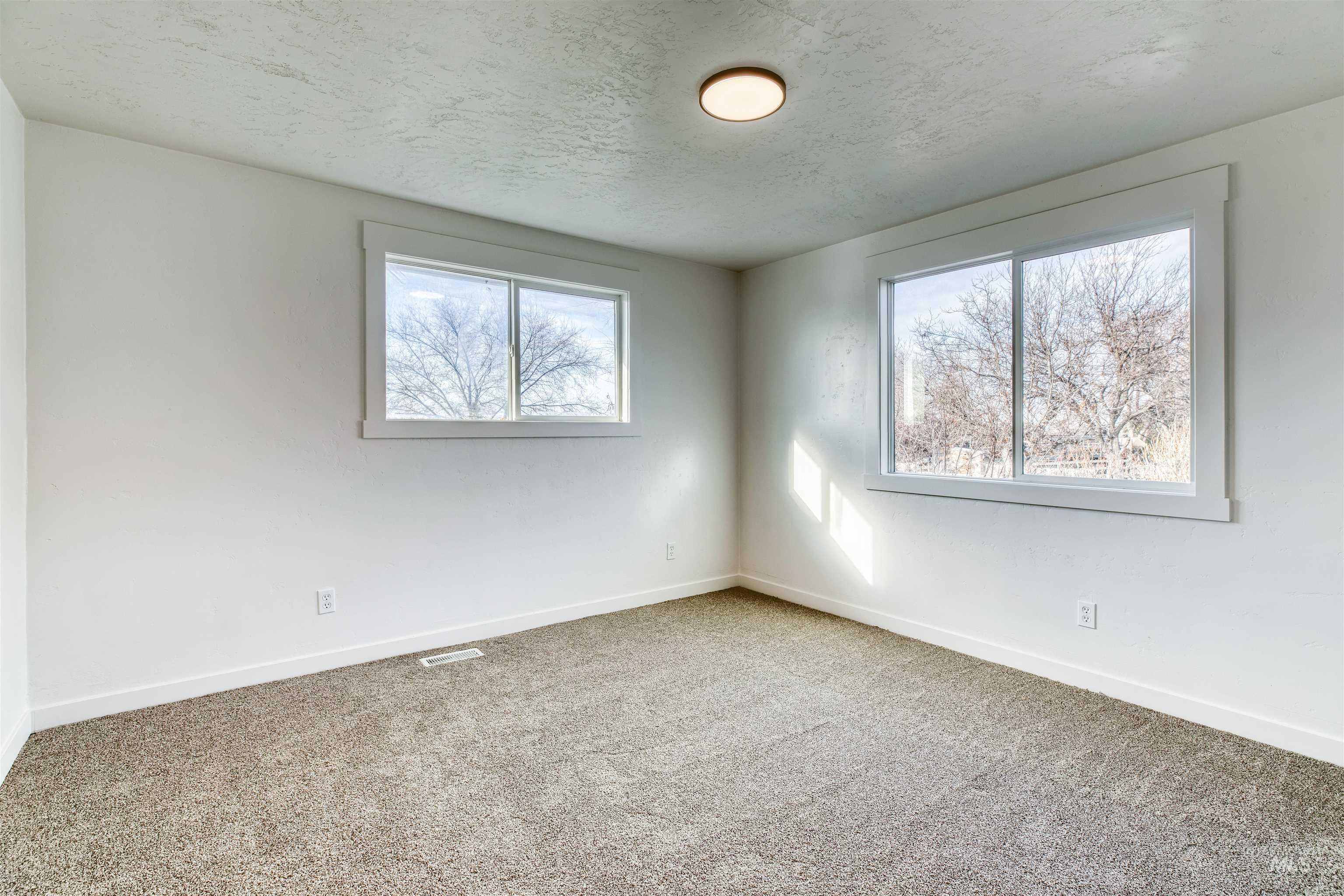 6086 Happy Lane Property Photo 14